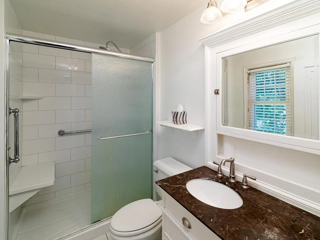 Photo 19 of 26270 Smithtown Road