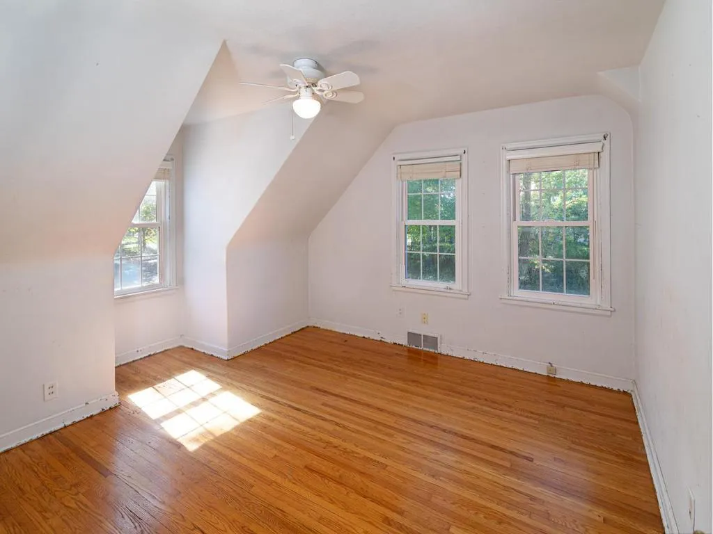 Photo 17 of 26270 Smithtown Road