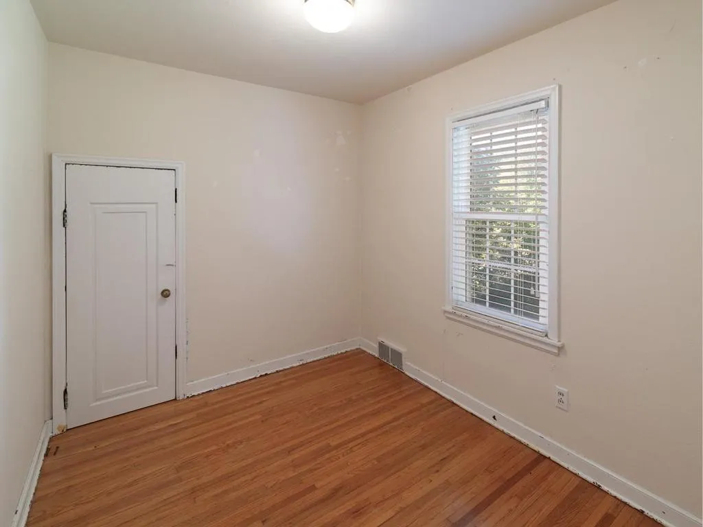 Photo 18 of 26270 Smithtown Road