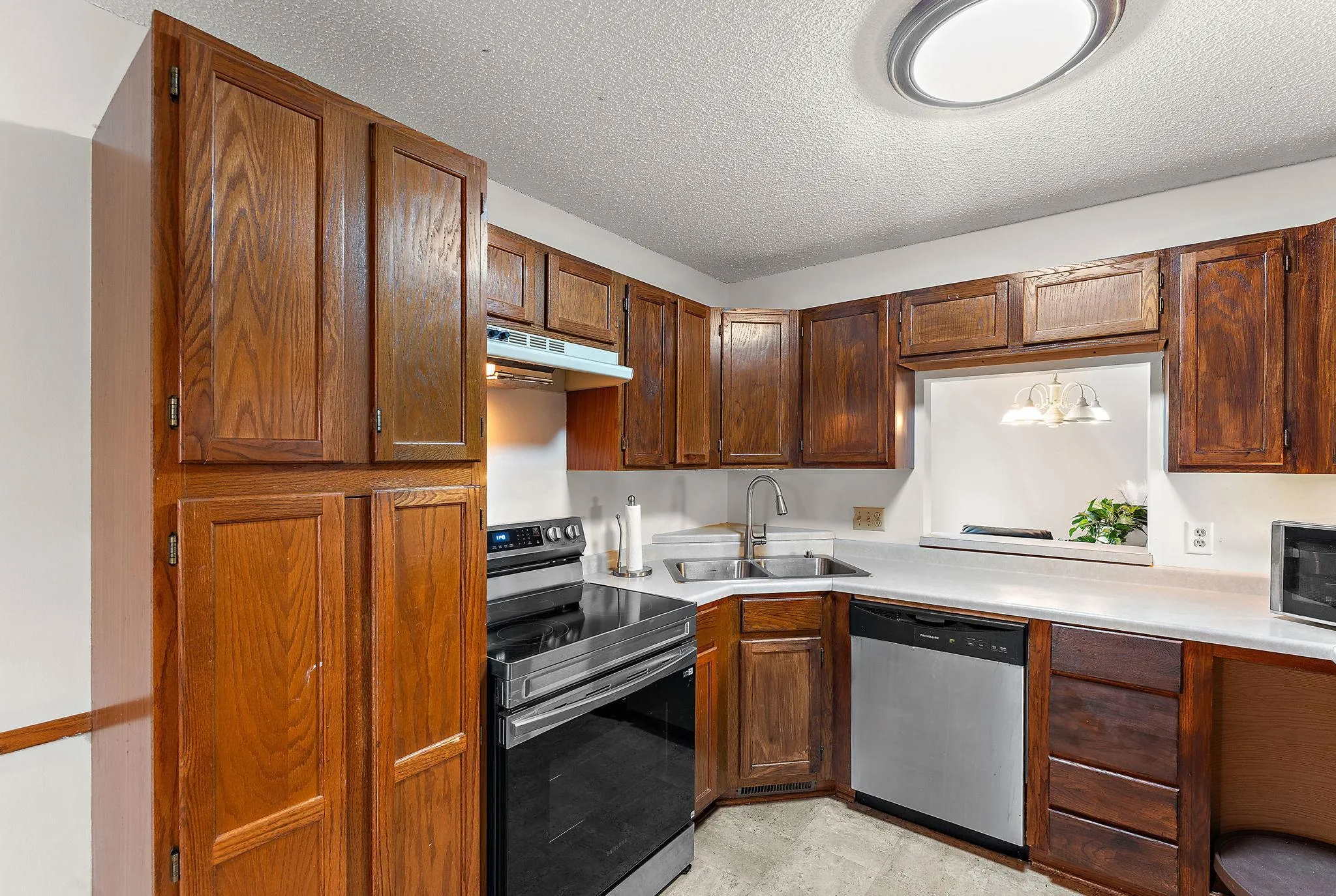 Photo 2 of 4100 3rd Ne Street Unit 103