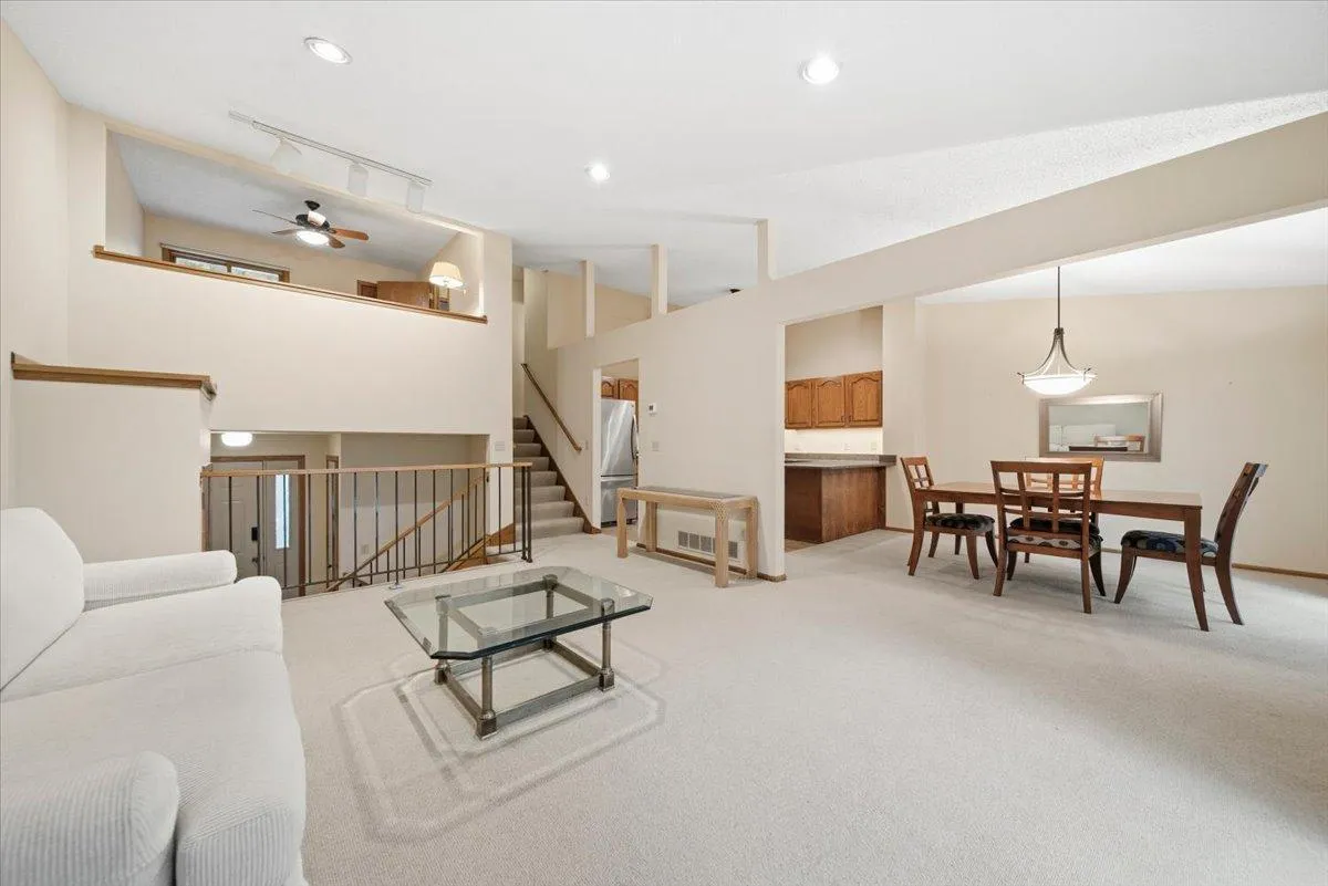 Photo 6 of 18321 Creeks Bend Drive