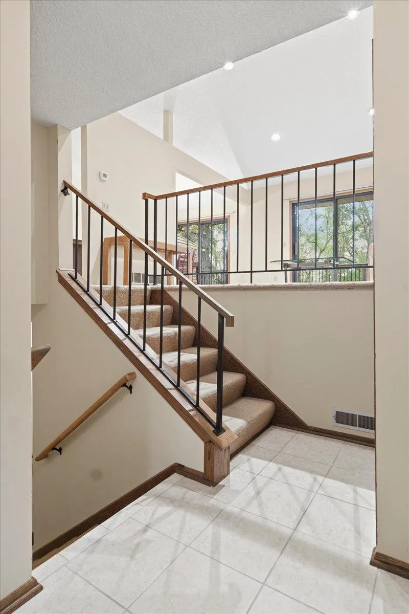 Photo 4 of 18321 Creeks Bend Drive