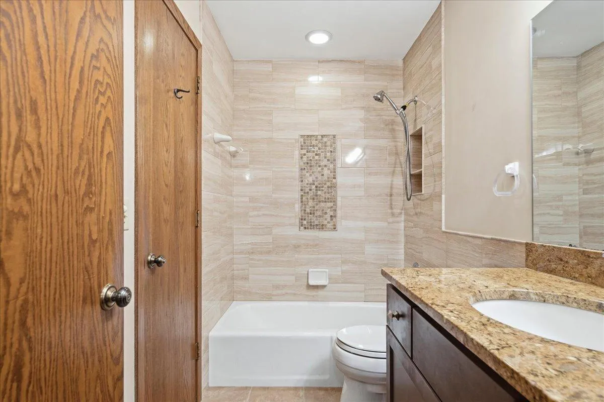 Photo 22 of 18321 Creeks Bend Drive