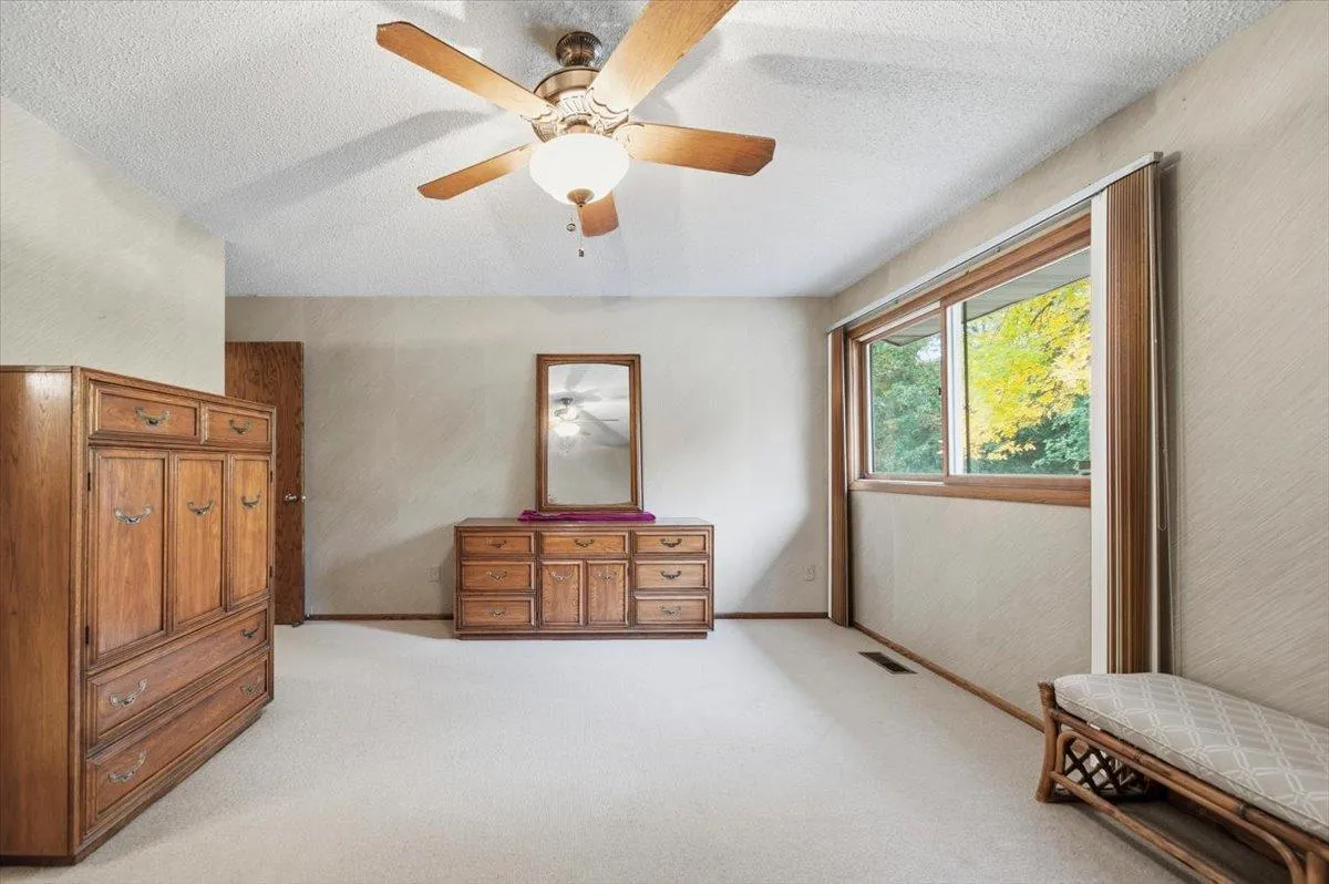 Photo 19 of 18321 Creeks Bend Drive