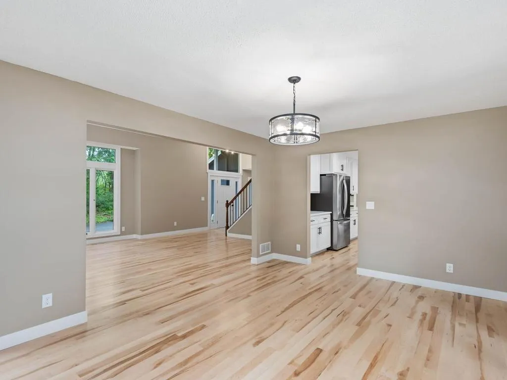 Photo 11 of 4816 Kingsdale Drive