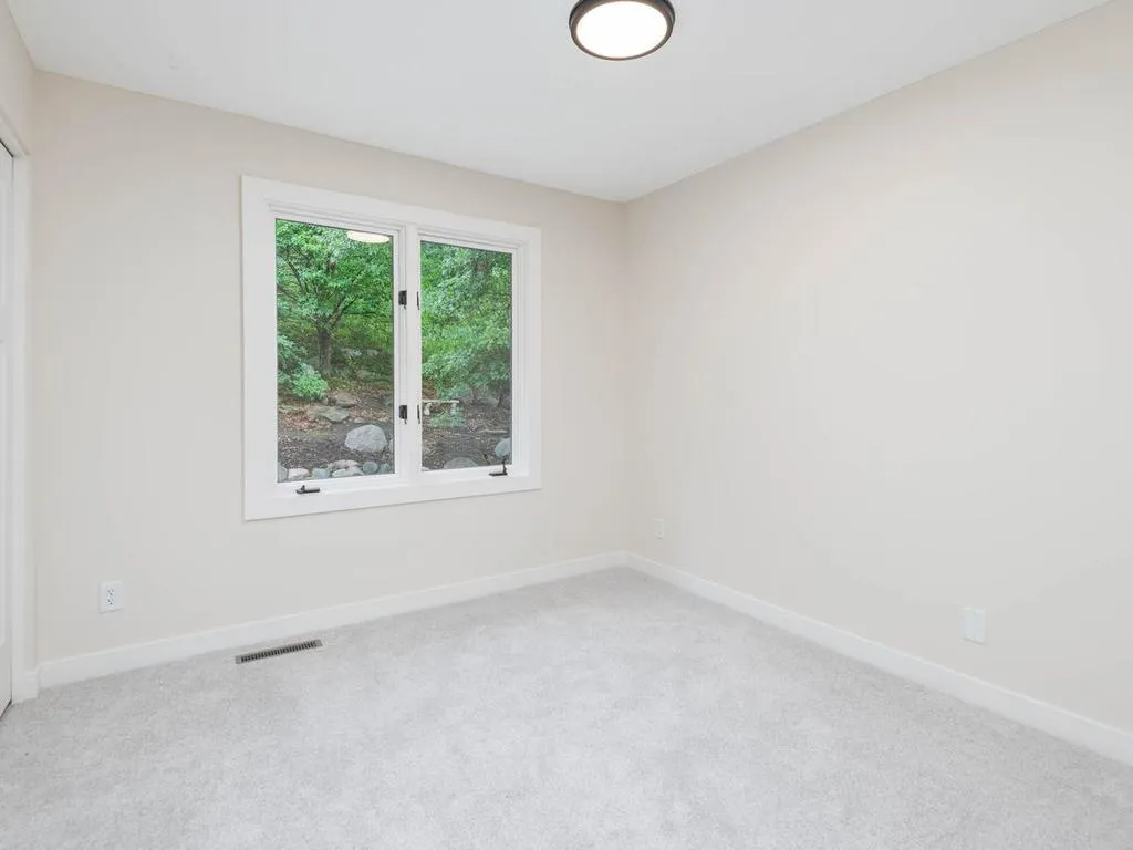 Photo 32 of 4816 Kingsdale Drive