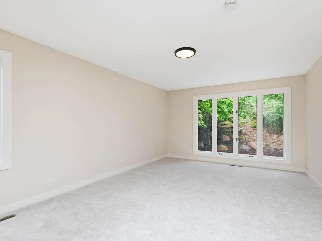 Photo 25 of 4816 Kingsdale Drive