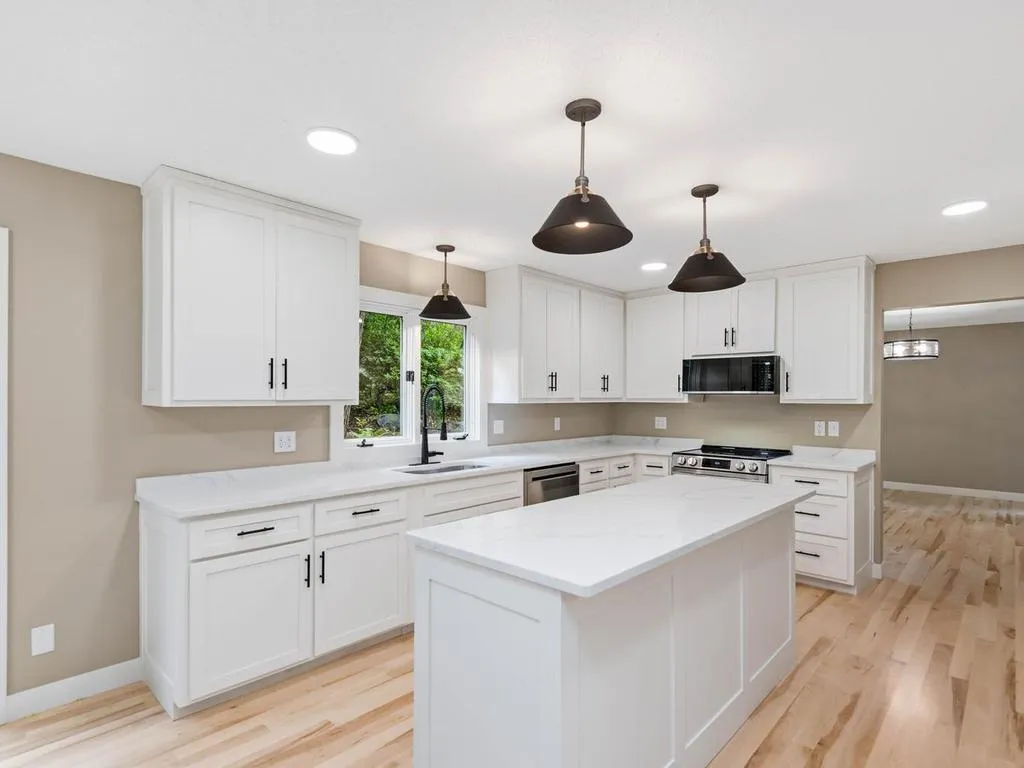 Photo 15 of 4816 Kingsdale Drive