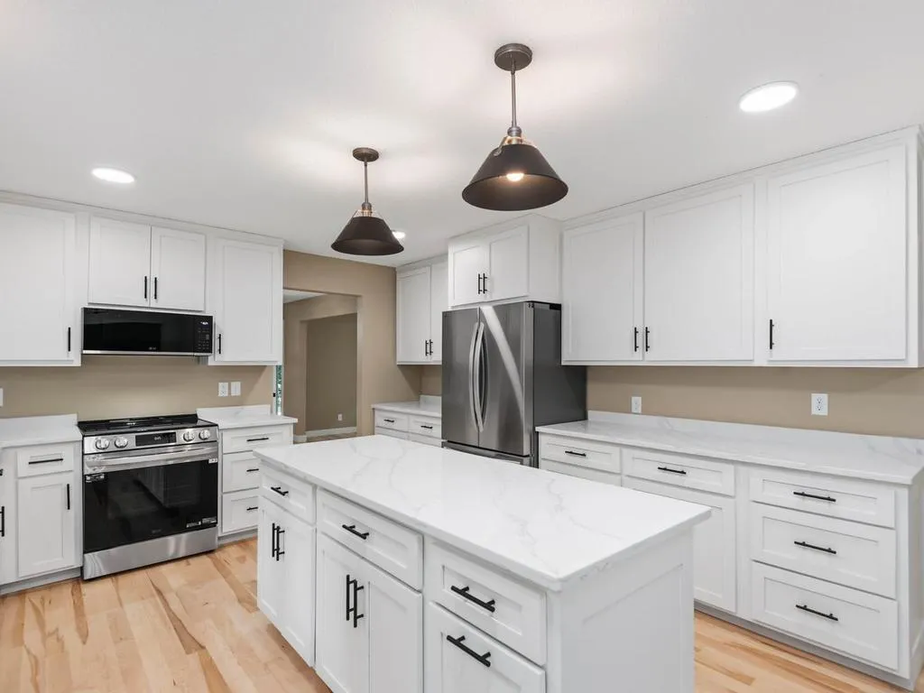 Photo 14 of 4816 Kingsdale Drive
