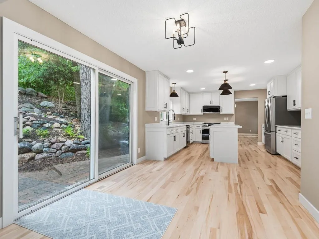 Photo 17 of 4816 Kingsdale Drive