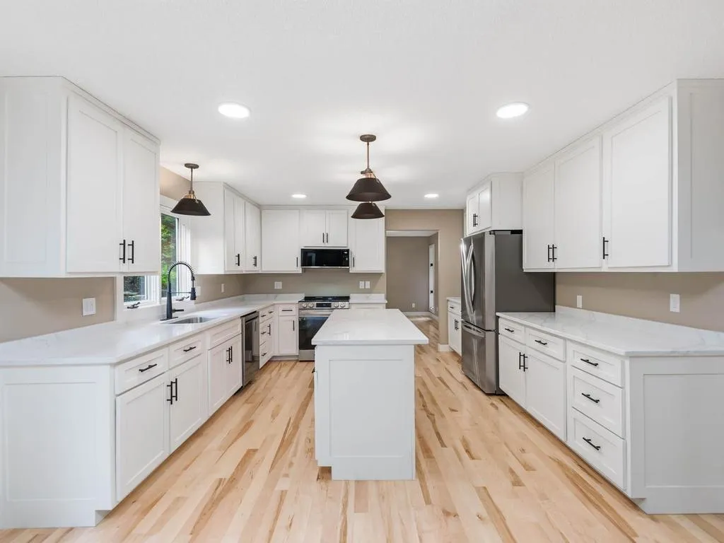 Photo 12 of 4816 Kingsdale Drive