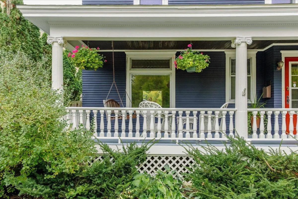 Photo 3 of 1122 Ashland Avenue