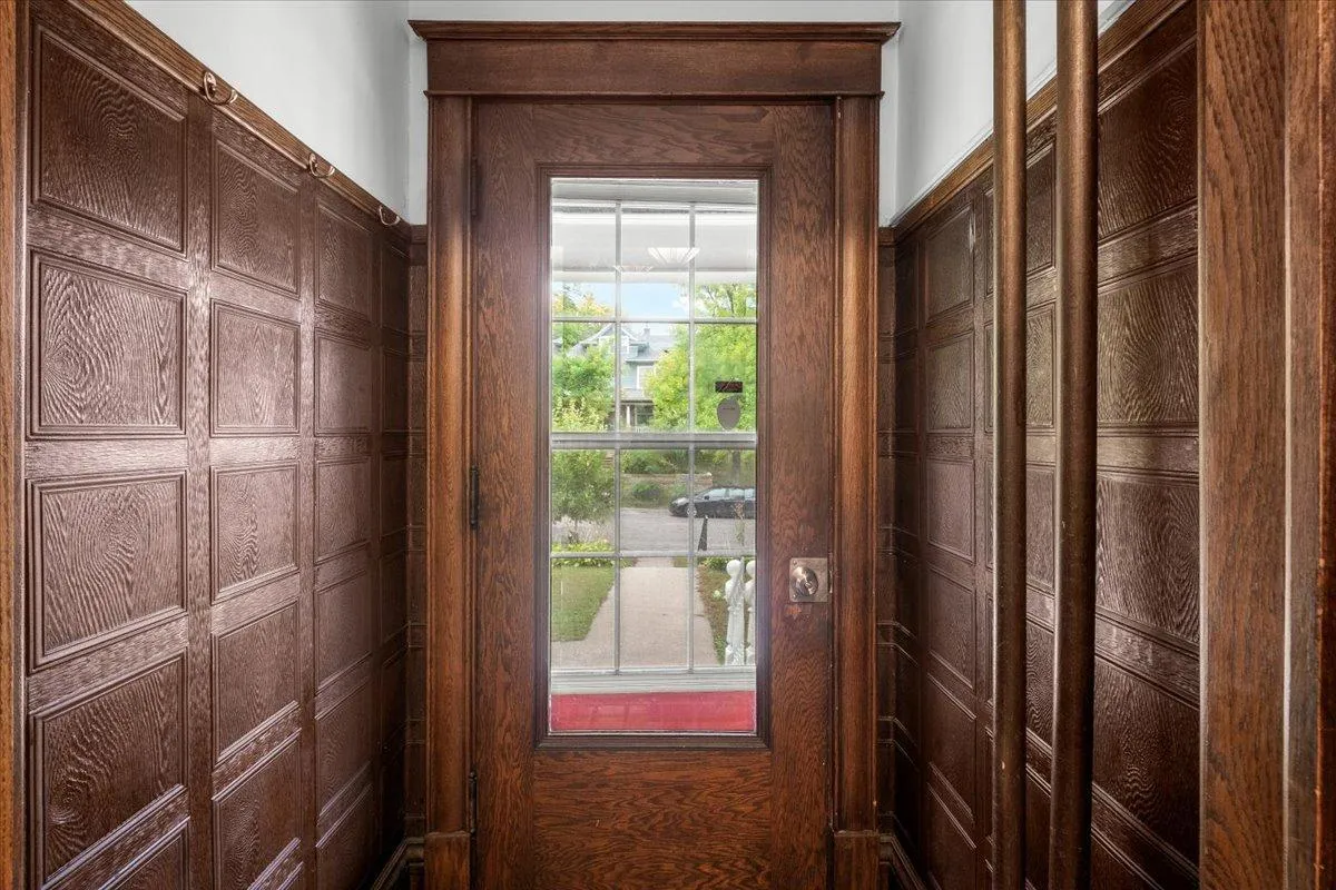 Photo 10 of 1122 Ashland Avenue