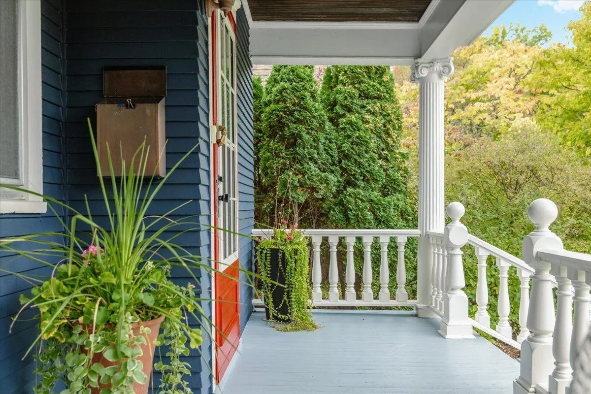 Photo 6 of 1122 Ashland Avenue