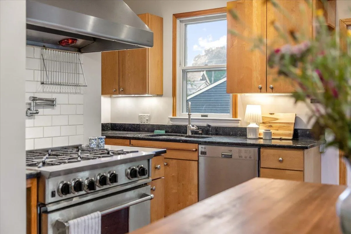 Photo 21 of 1122 Ashland Avenue