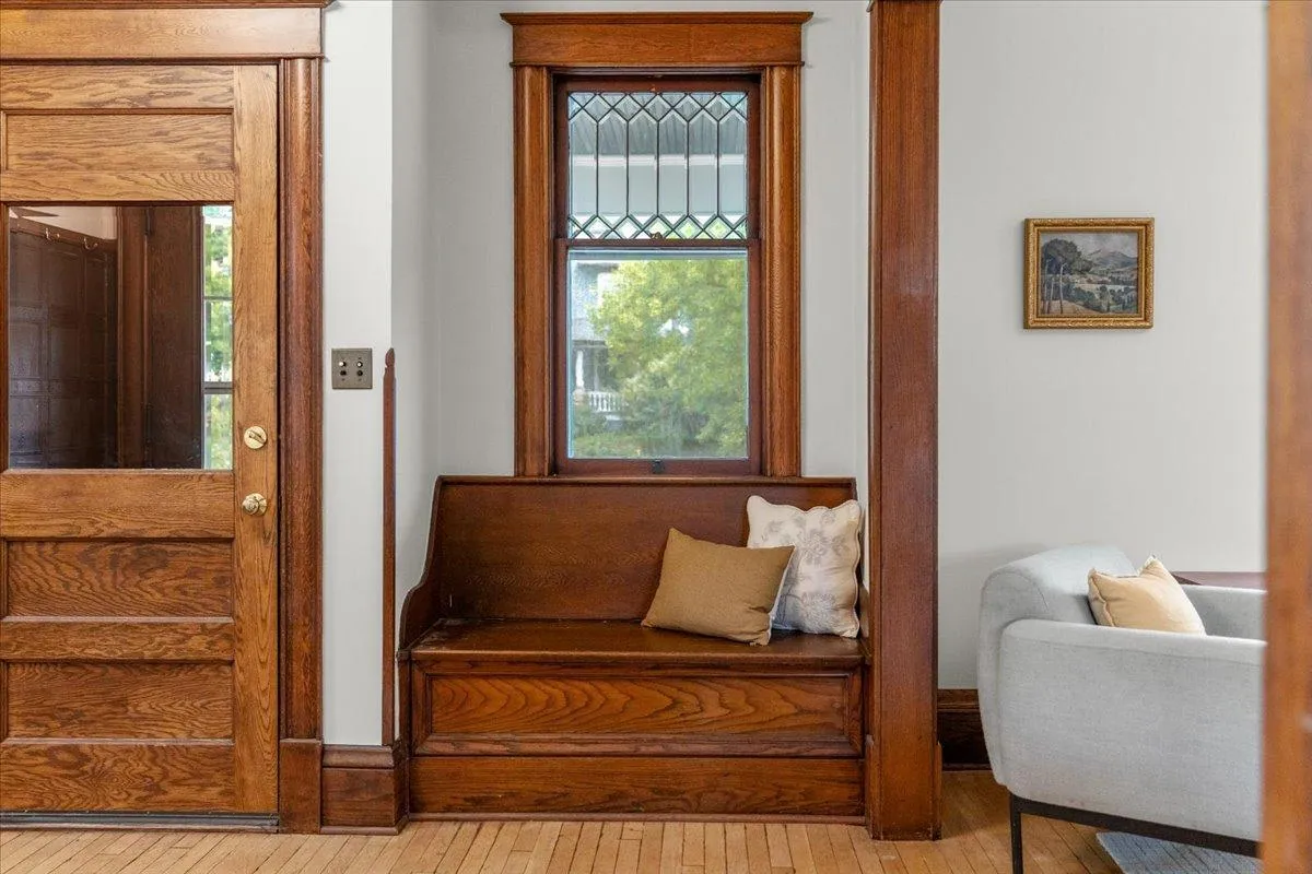 Photo 8 of 1122 Ashland Avenue