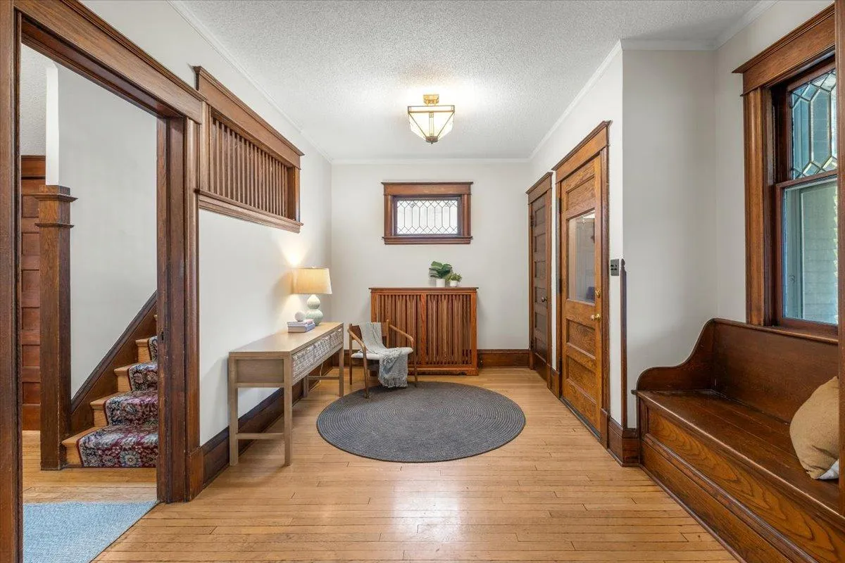 Photo 7 of 1122 Ashland Avenue