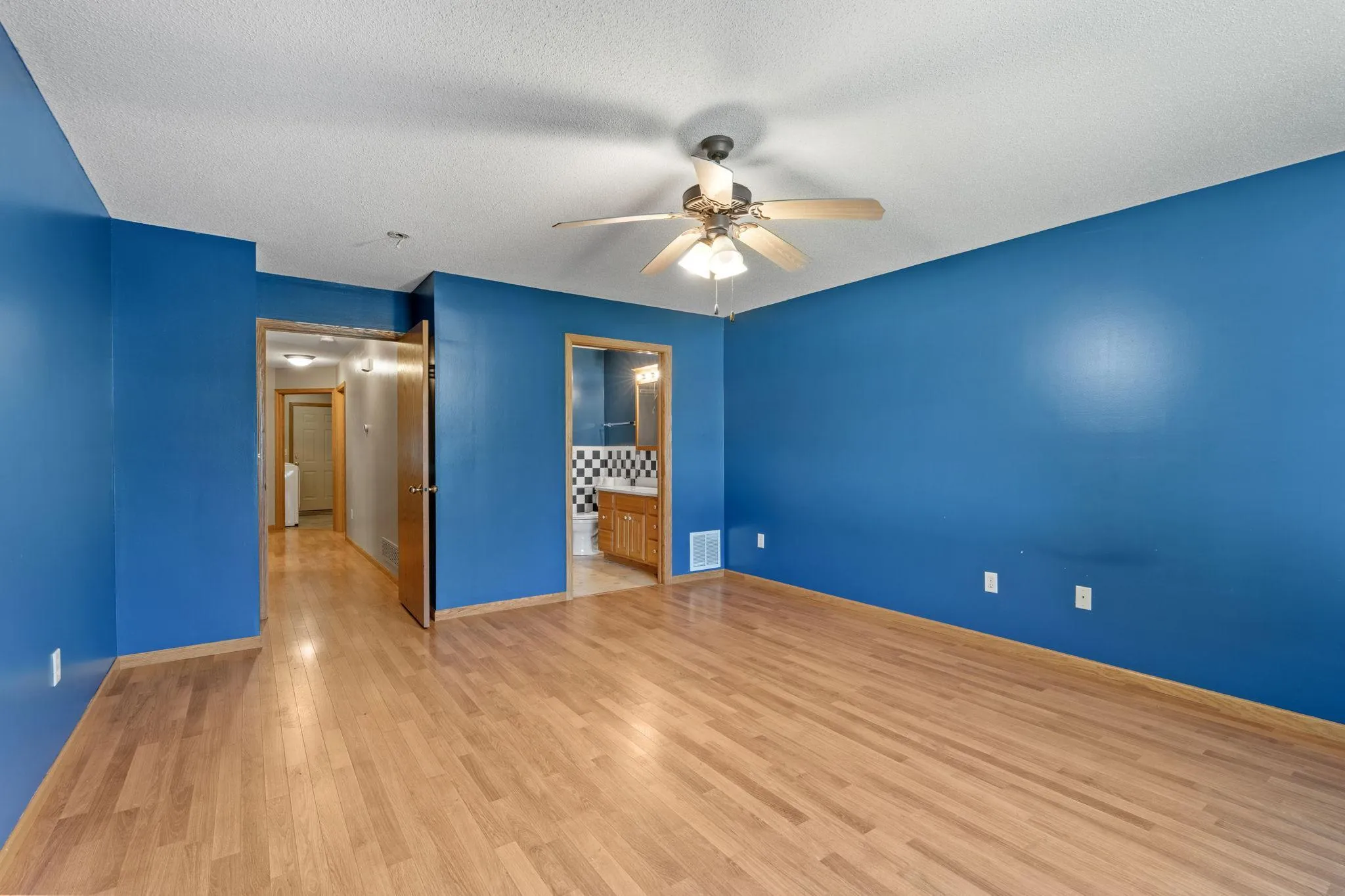 Photo 11 of 535 Meadows Drive