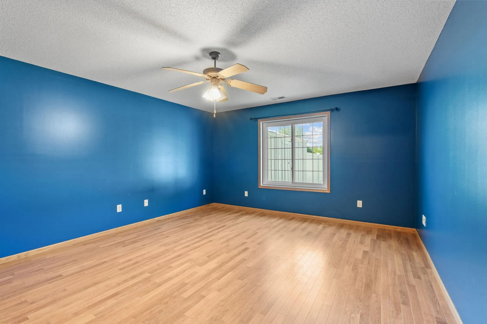 Photo 10 of 535 Meadows Drive