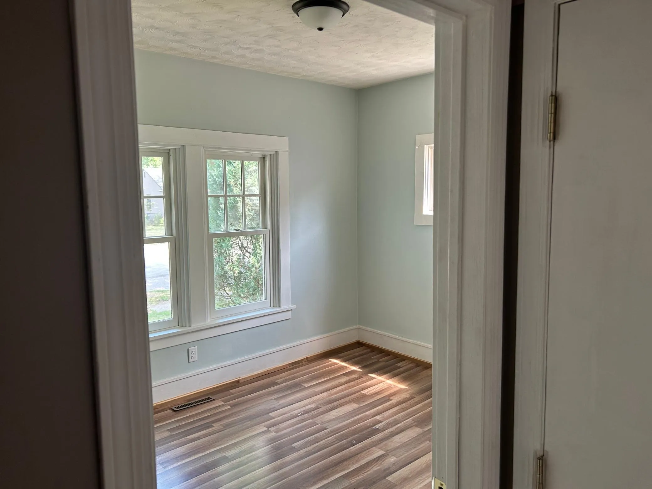 Photo 9 of 403 S 3rd Street