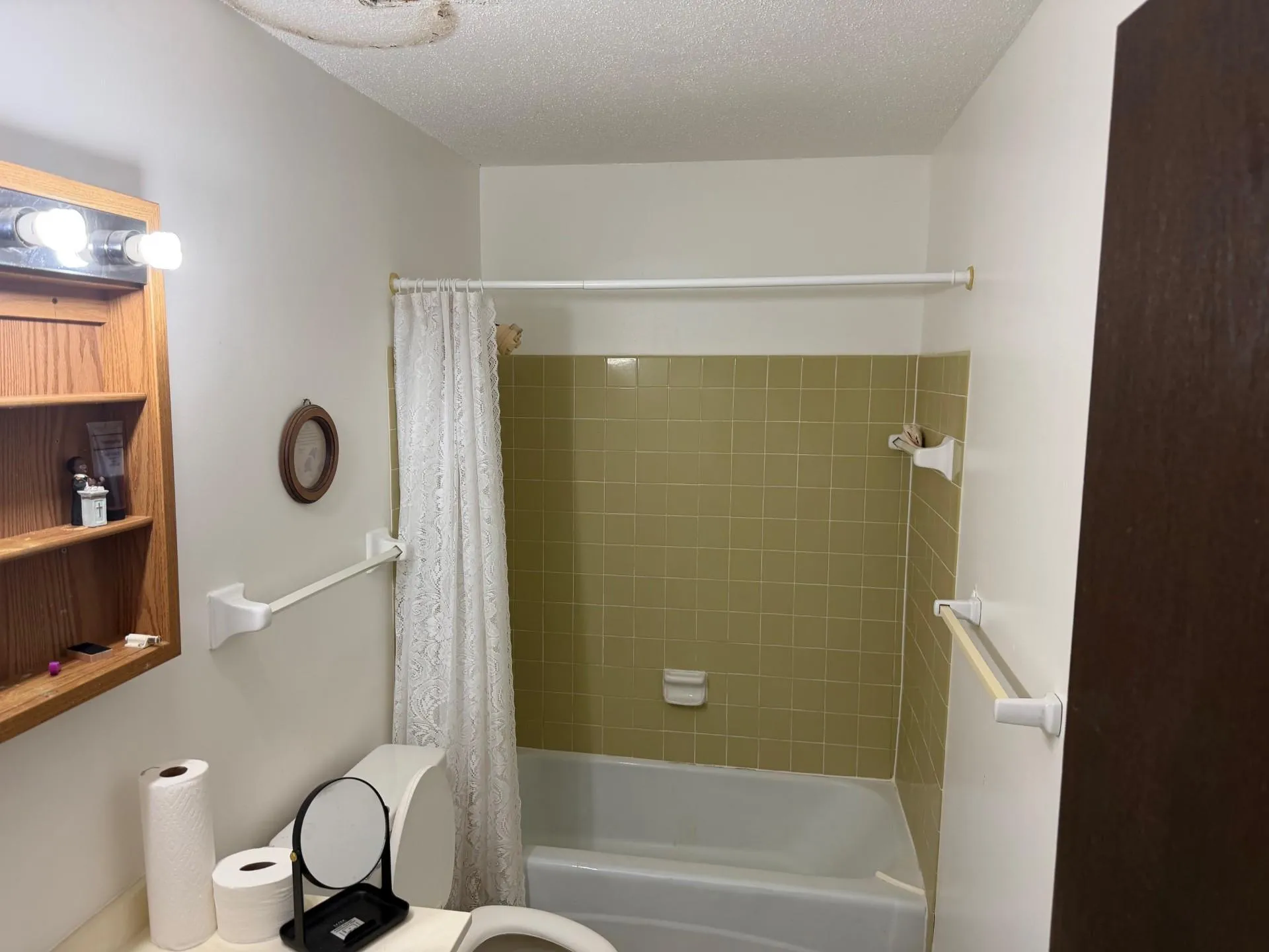 Photo 13 of 409 Dorland Place