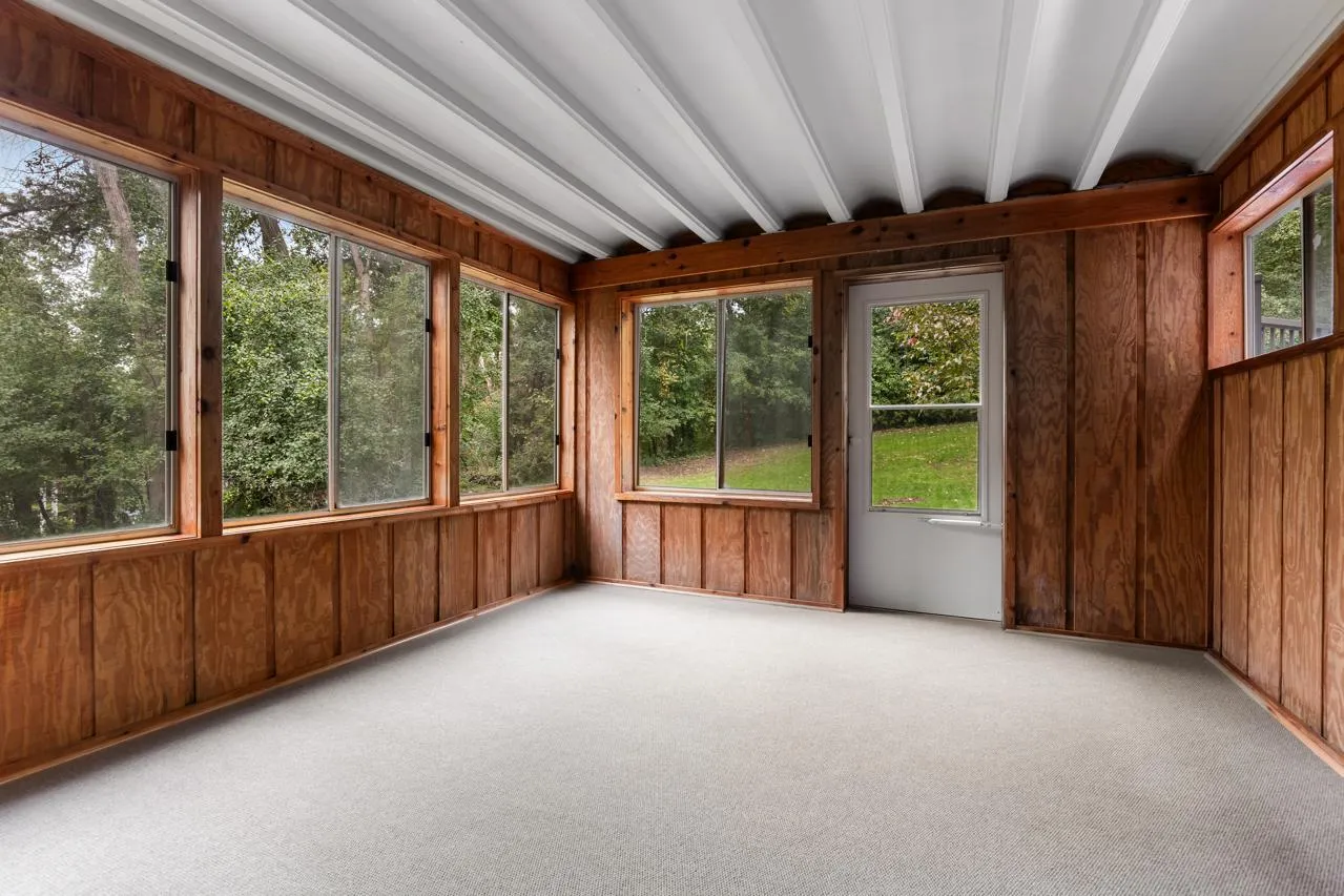 Photo 22 of 3200 Hazelwood W