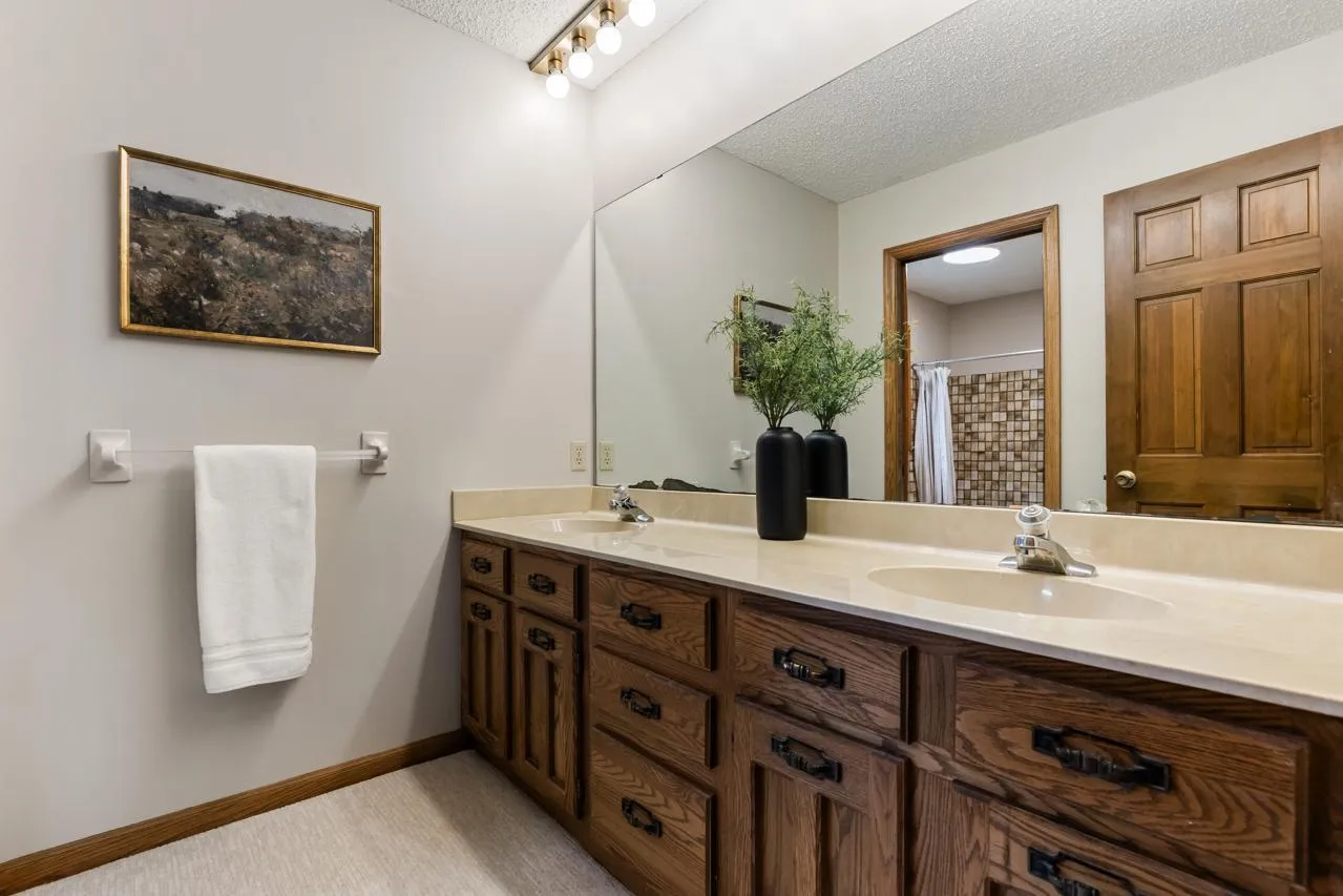 Photo 32 of 3200 Hazelwood W