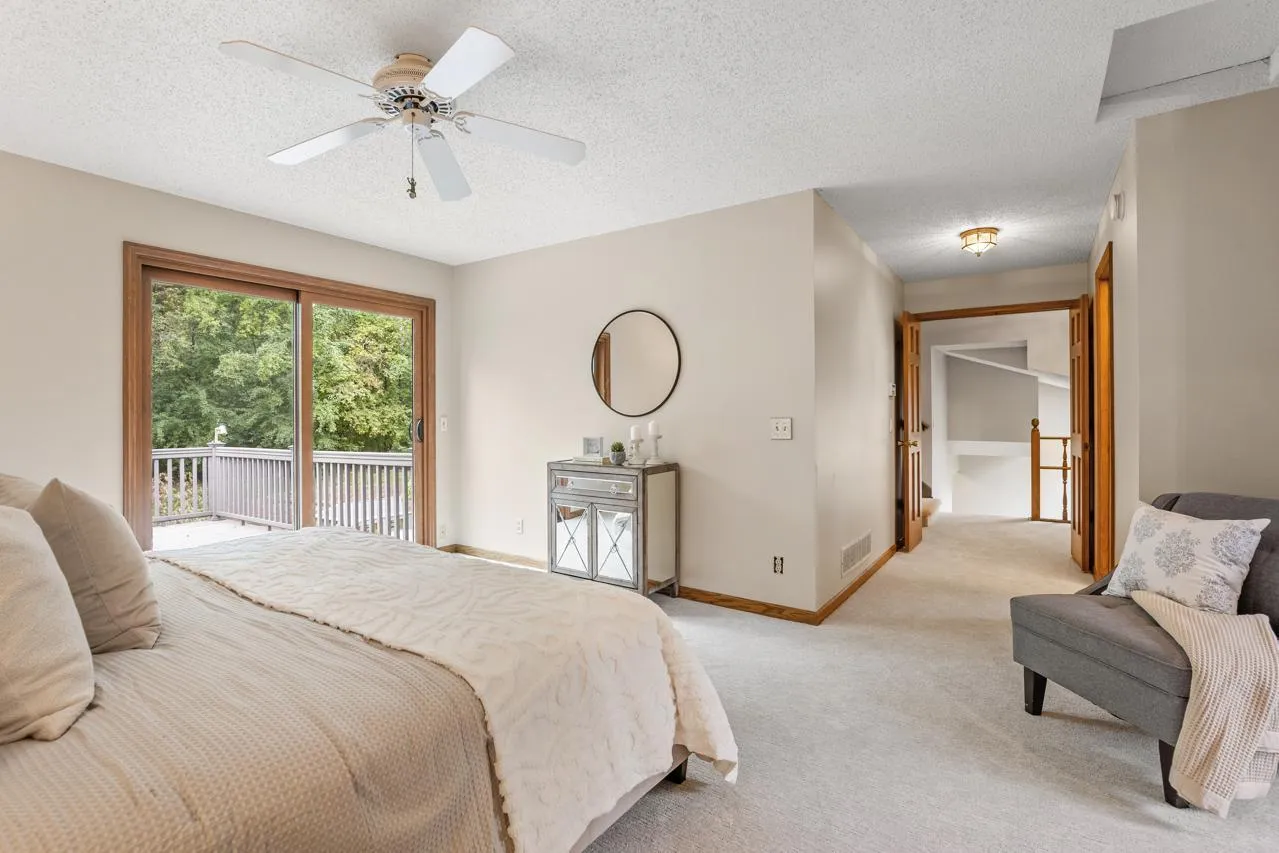 Photo 24 of 3200 Hazelwood W