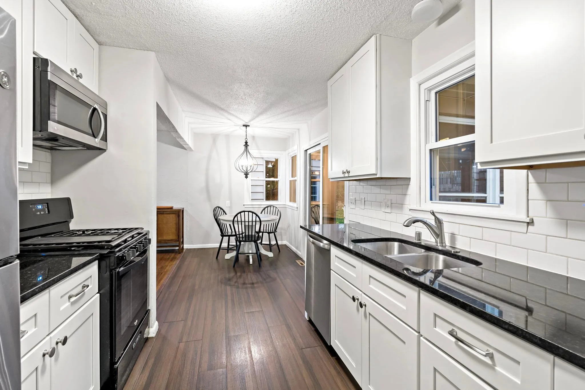 Photo 19 of 2206 W 89th W Street