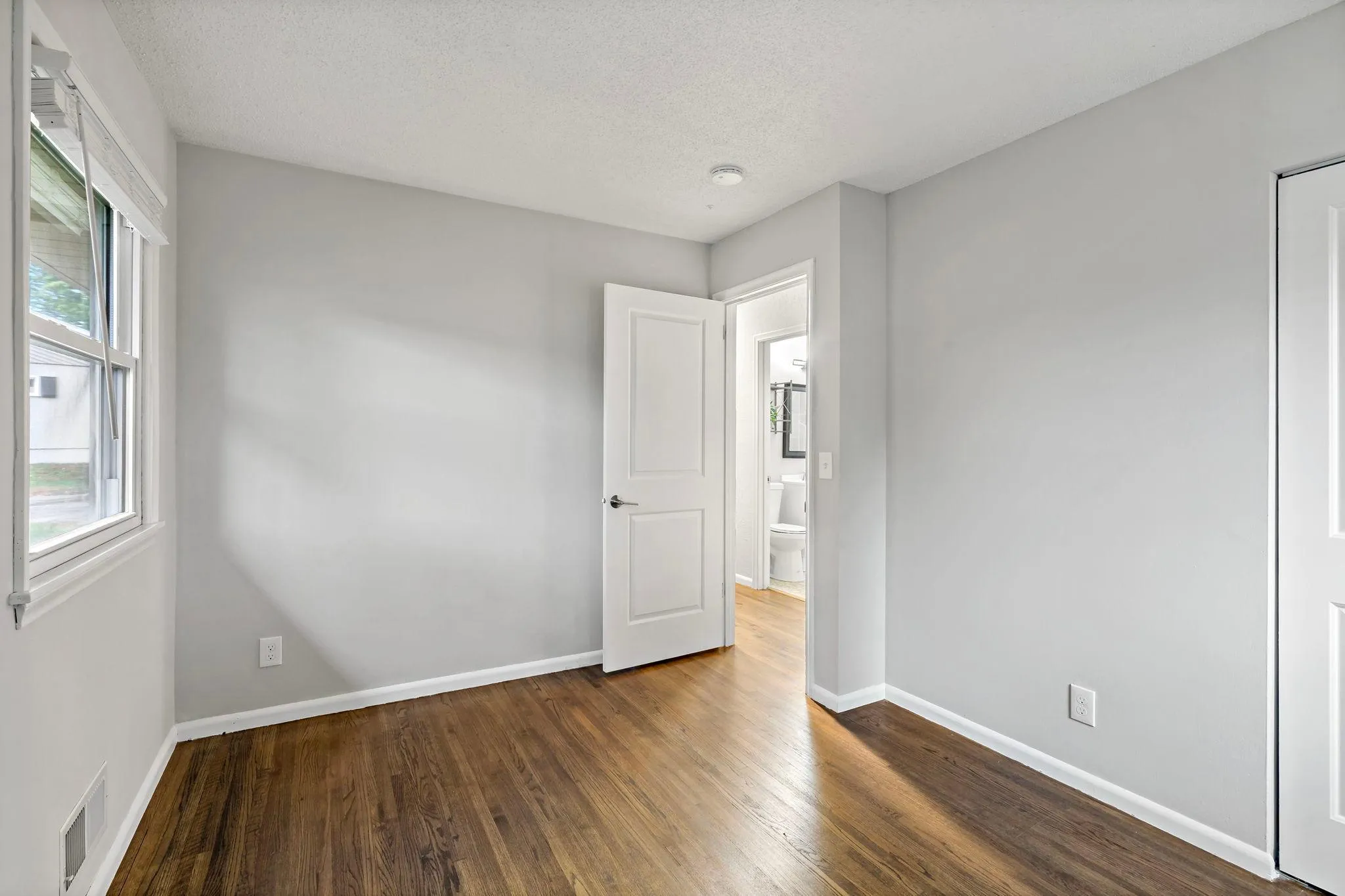 Photo 27 of 2206 W 89th W Street