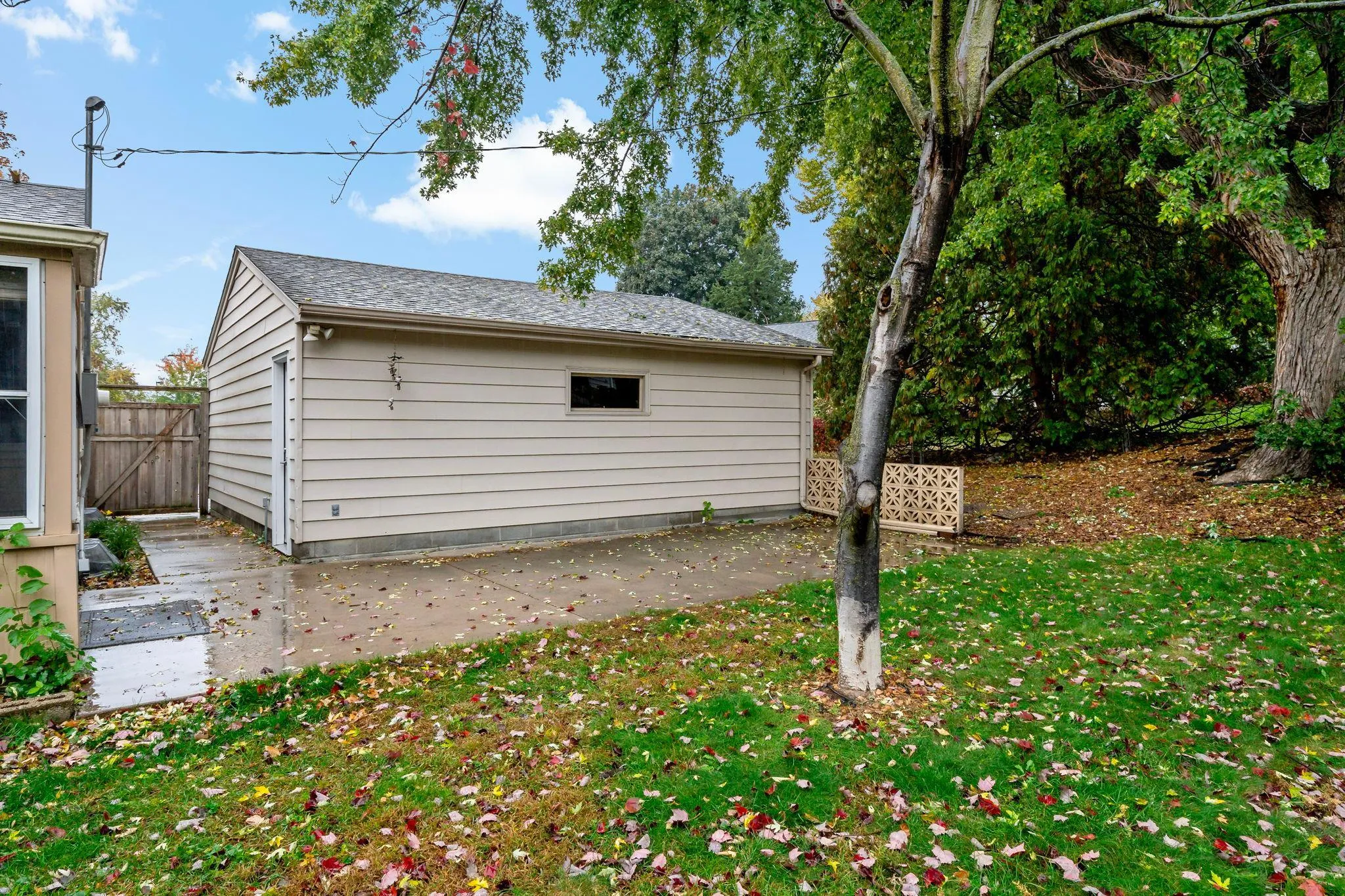 Photo 8 of 2206 W 89th W Street