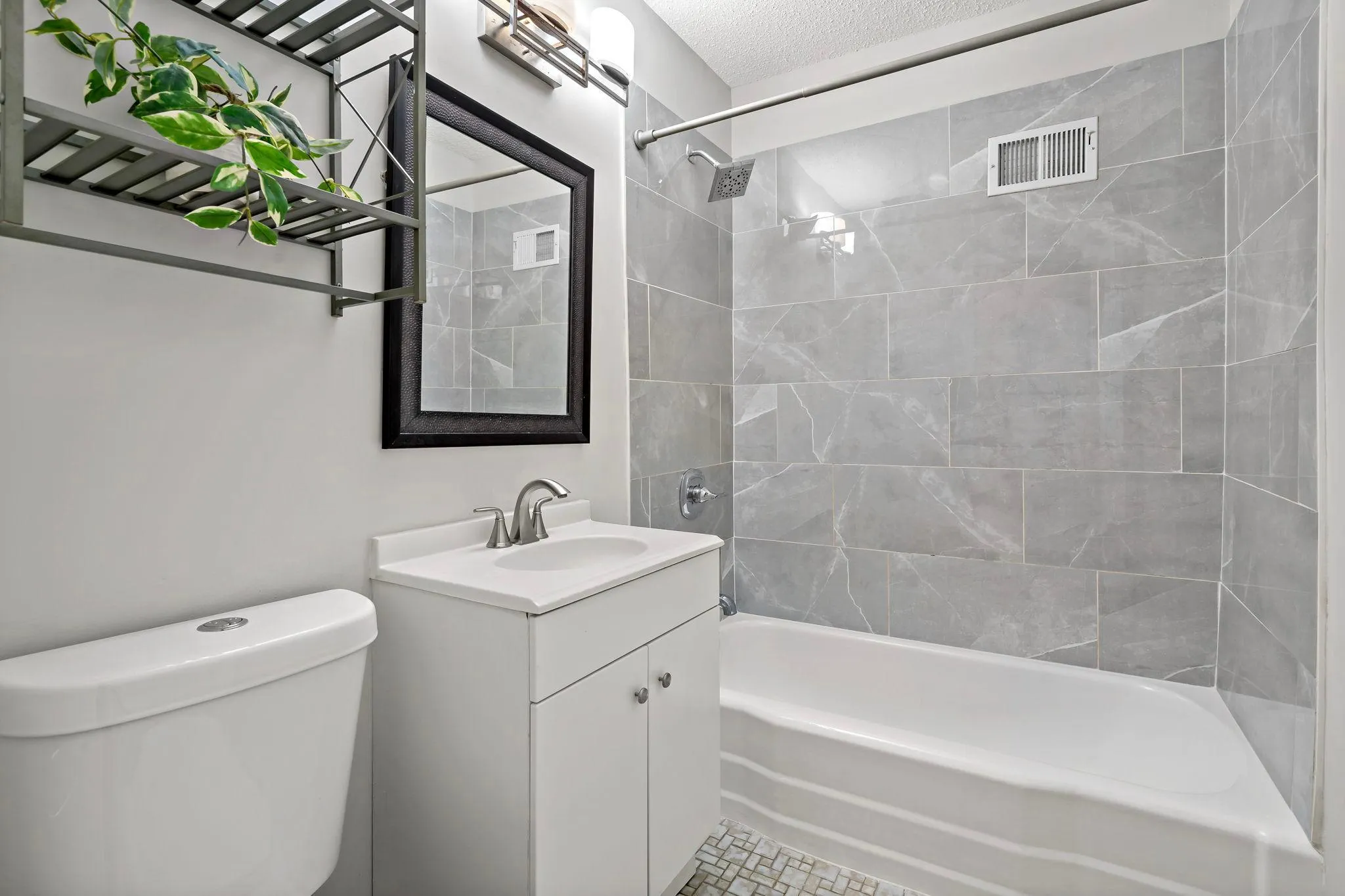 Photo 24 of 2206 W 89th W Street