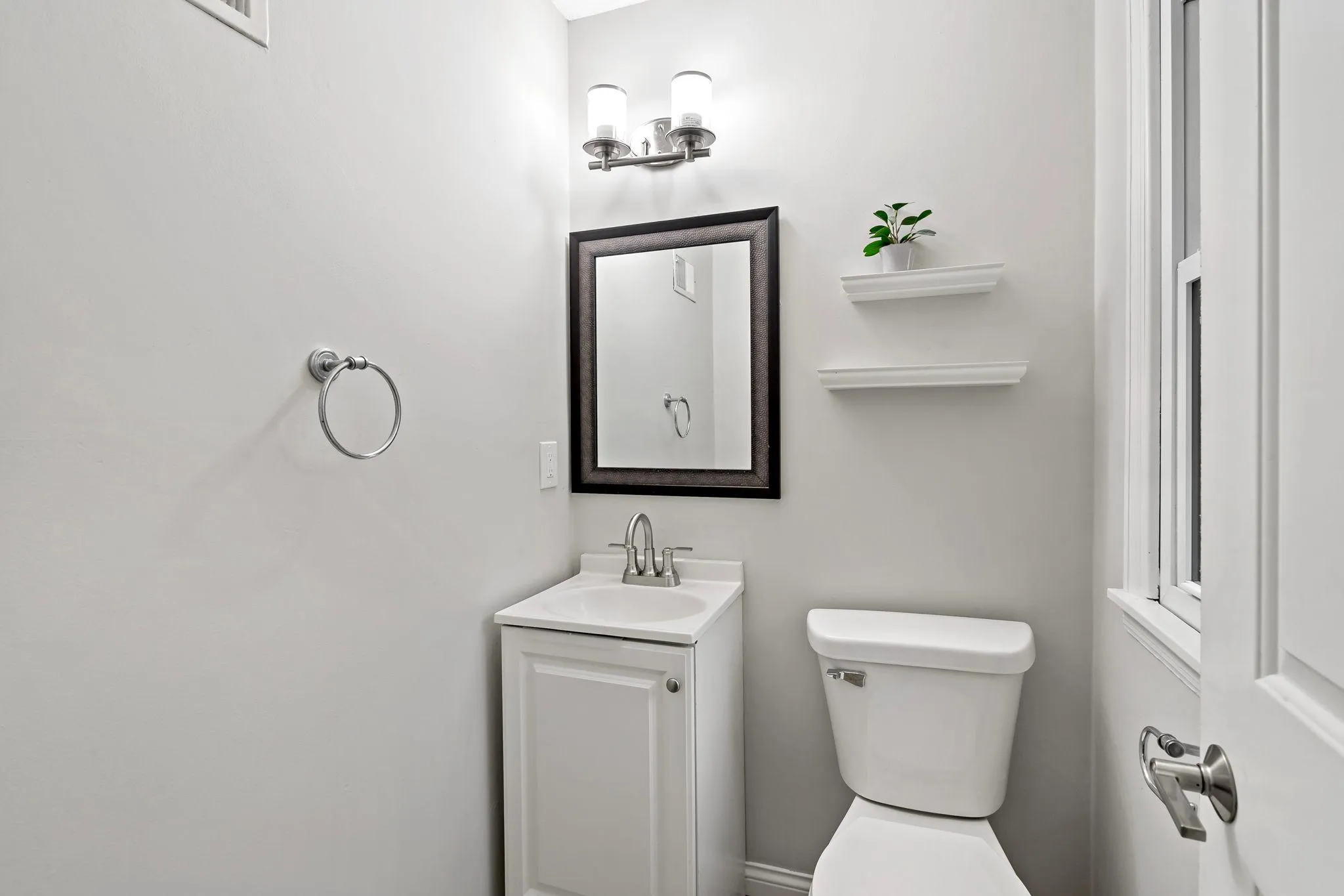 Photo 31 of 2206 W 89th W Street