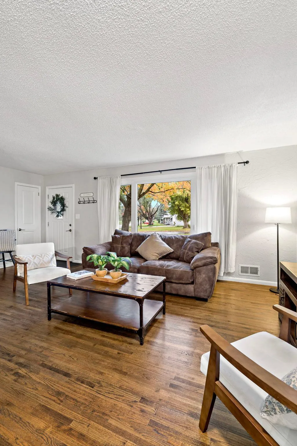 Photo 33 of 2206 W 89th W Street