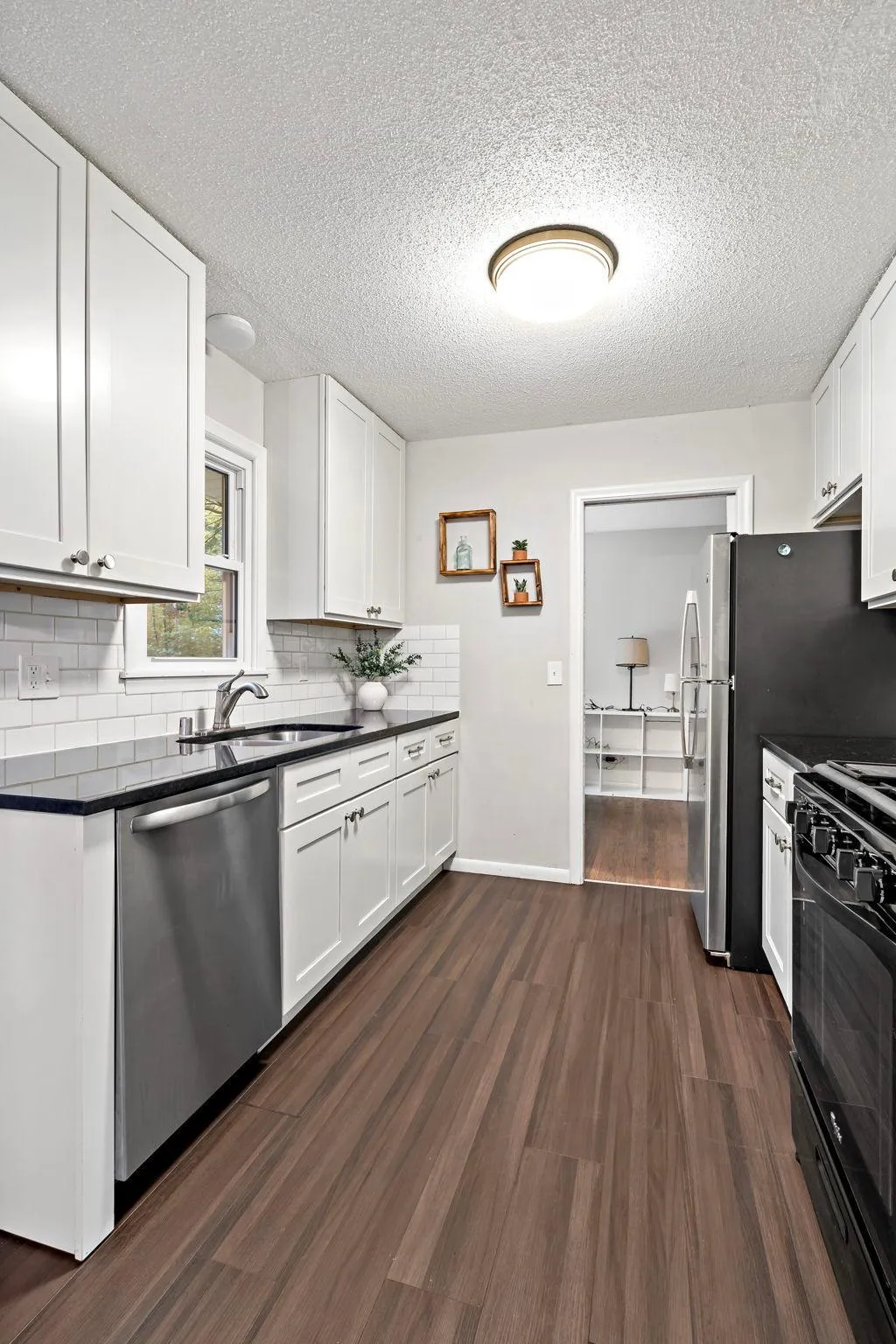 Photo 35 of 2206 W 89th W Street