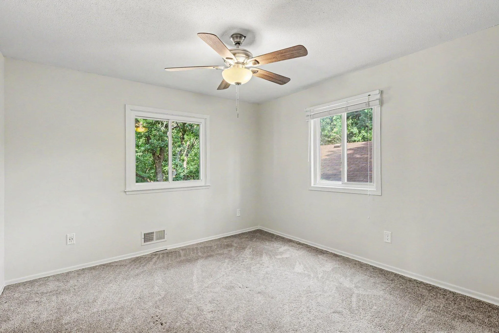 Photo 14 of 10524 Kimbro S Avenue