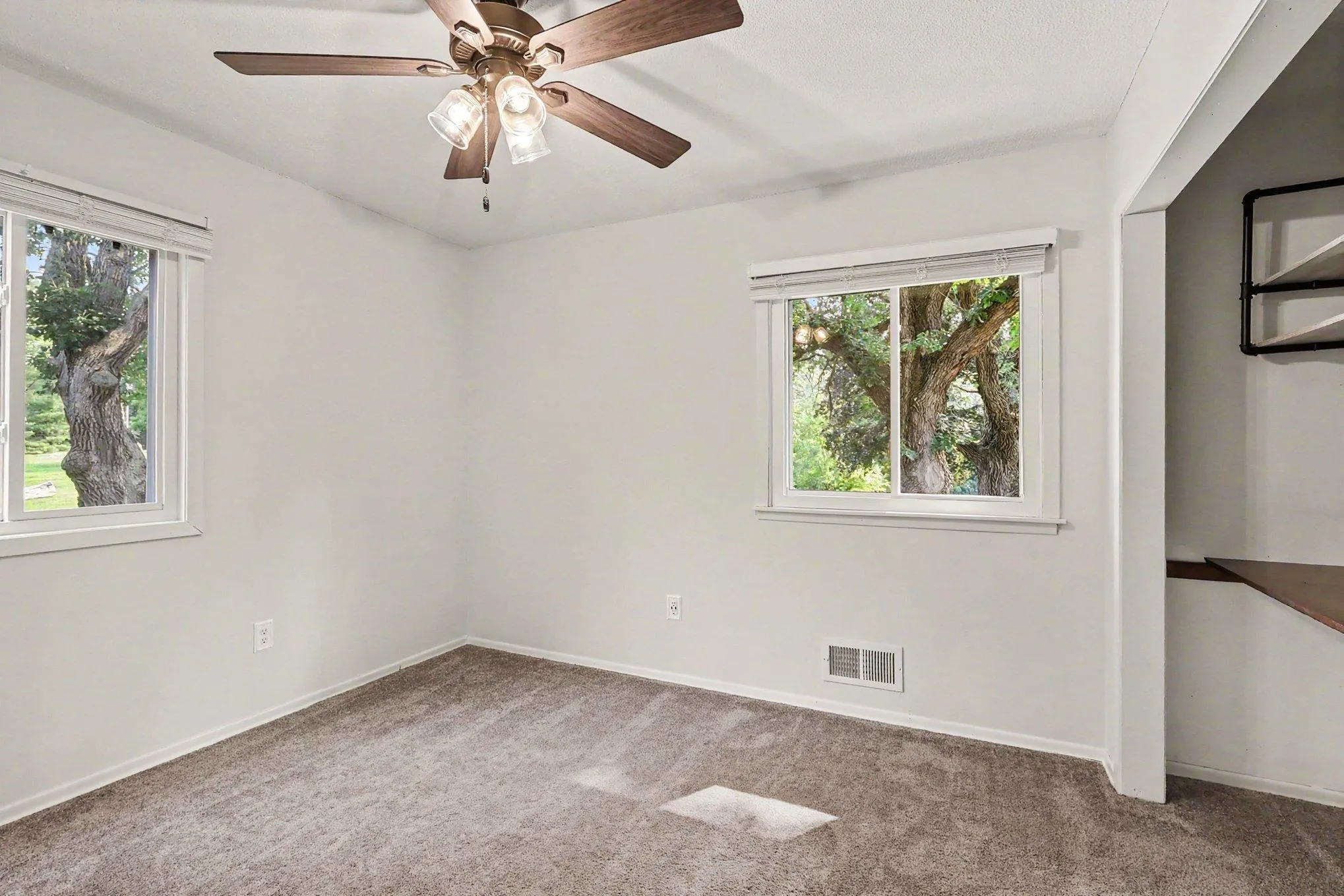 Photo 16 of 10524 Kimbro S Avenue