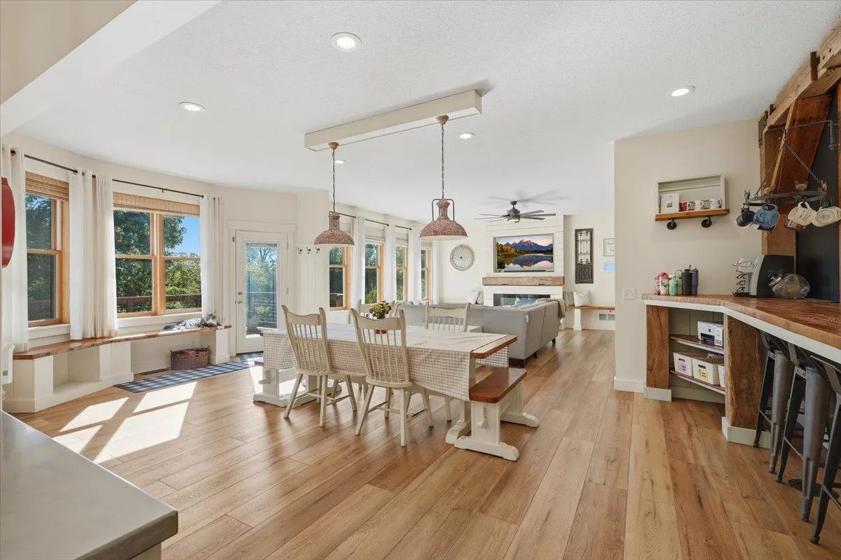 Photo 10 of 1328 Creekwood Drive