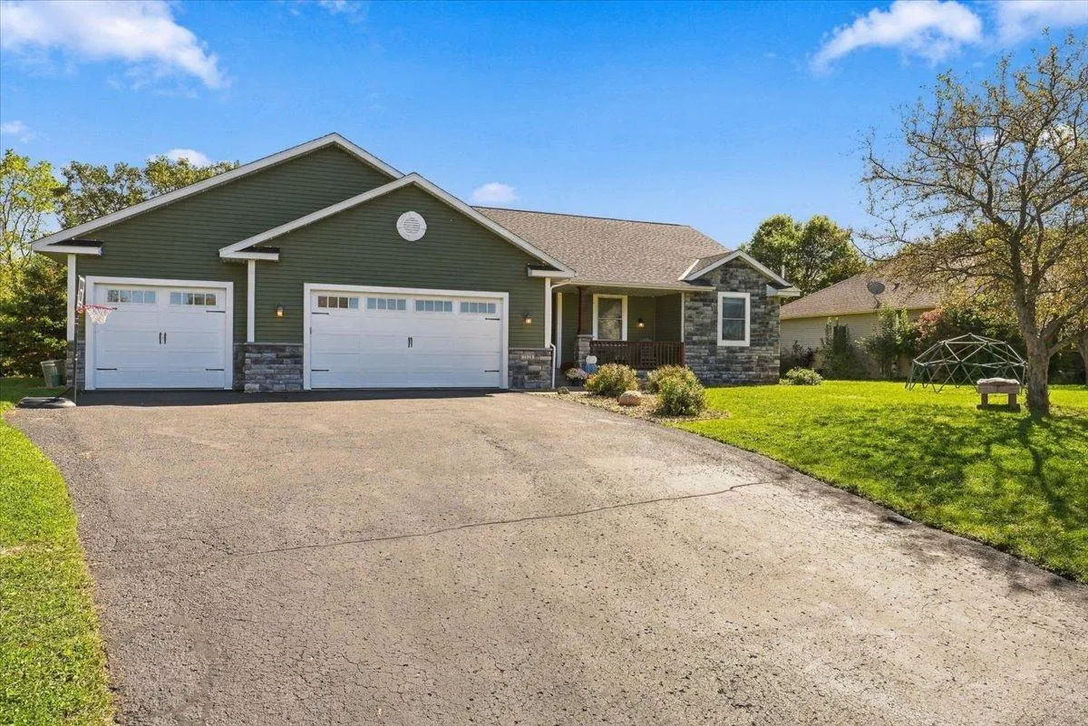 Photo 6 of 1328 Creekwood Drive