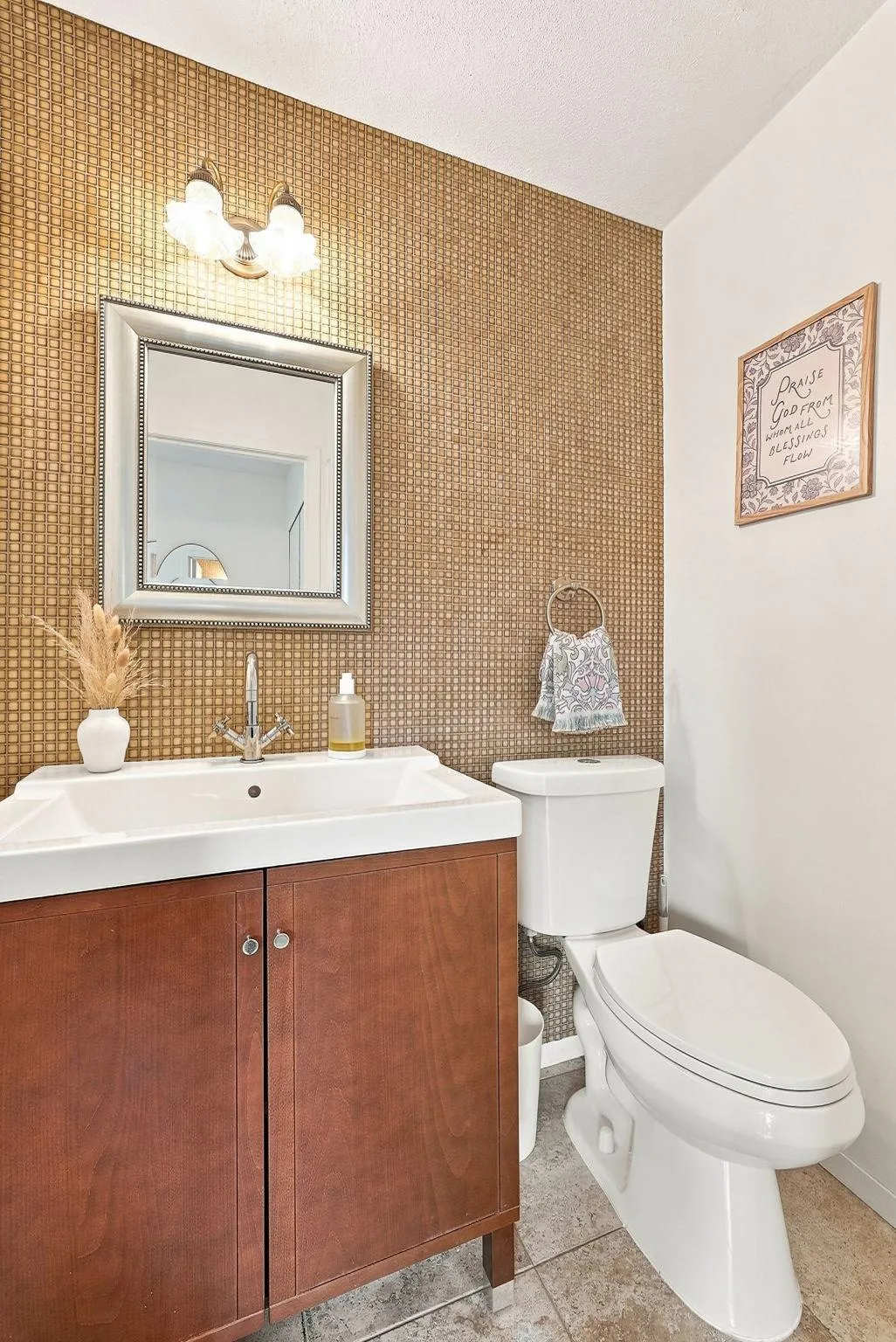 Photo 15 of 109 Canabury Court