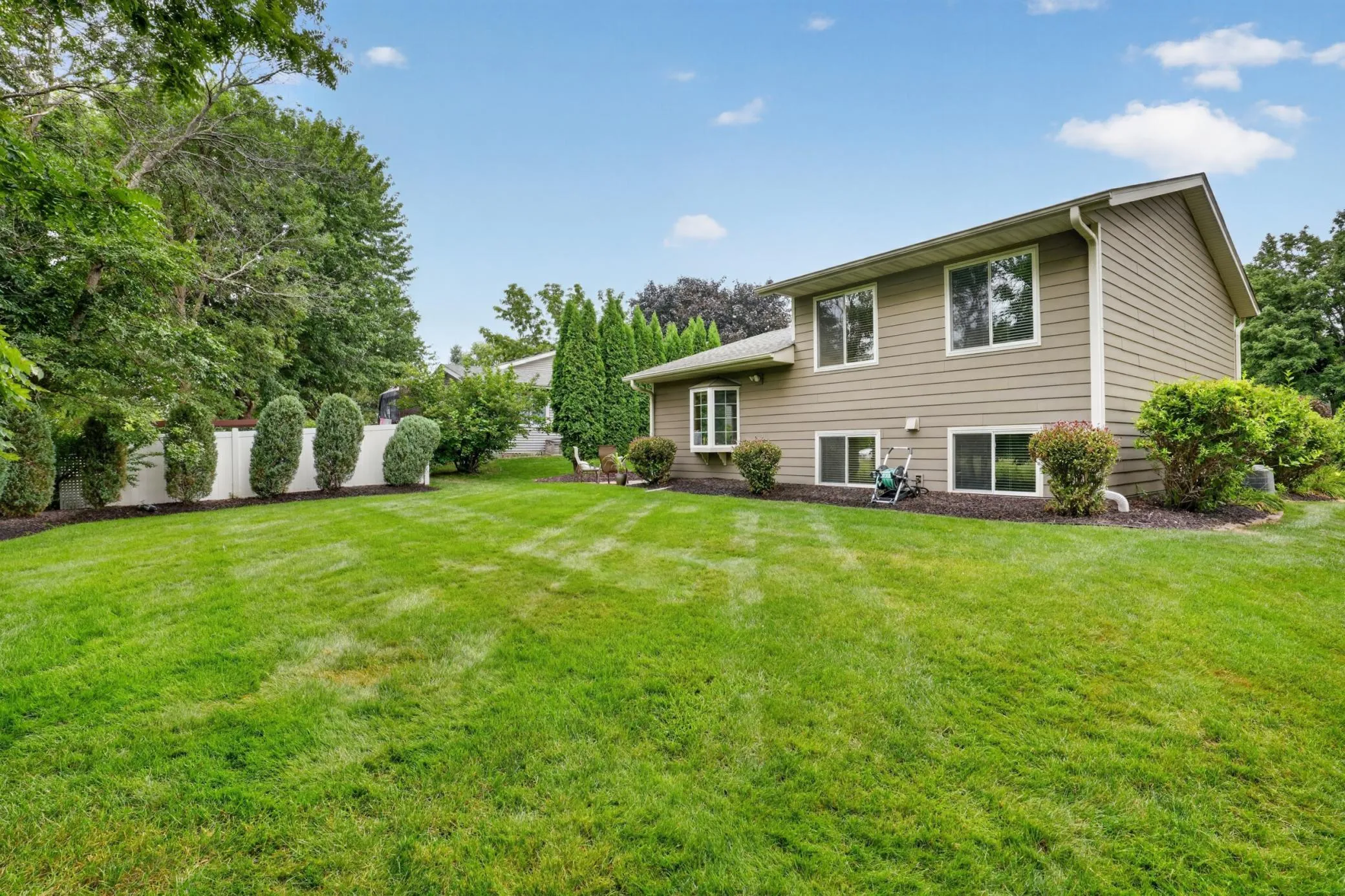 Photo 19 of 8412 Hiawatha Avenue