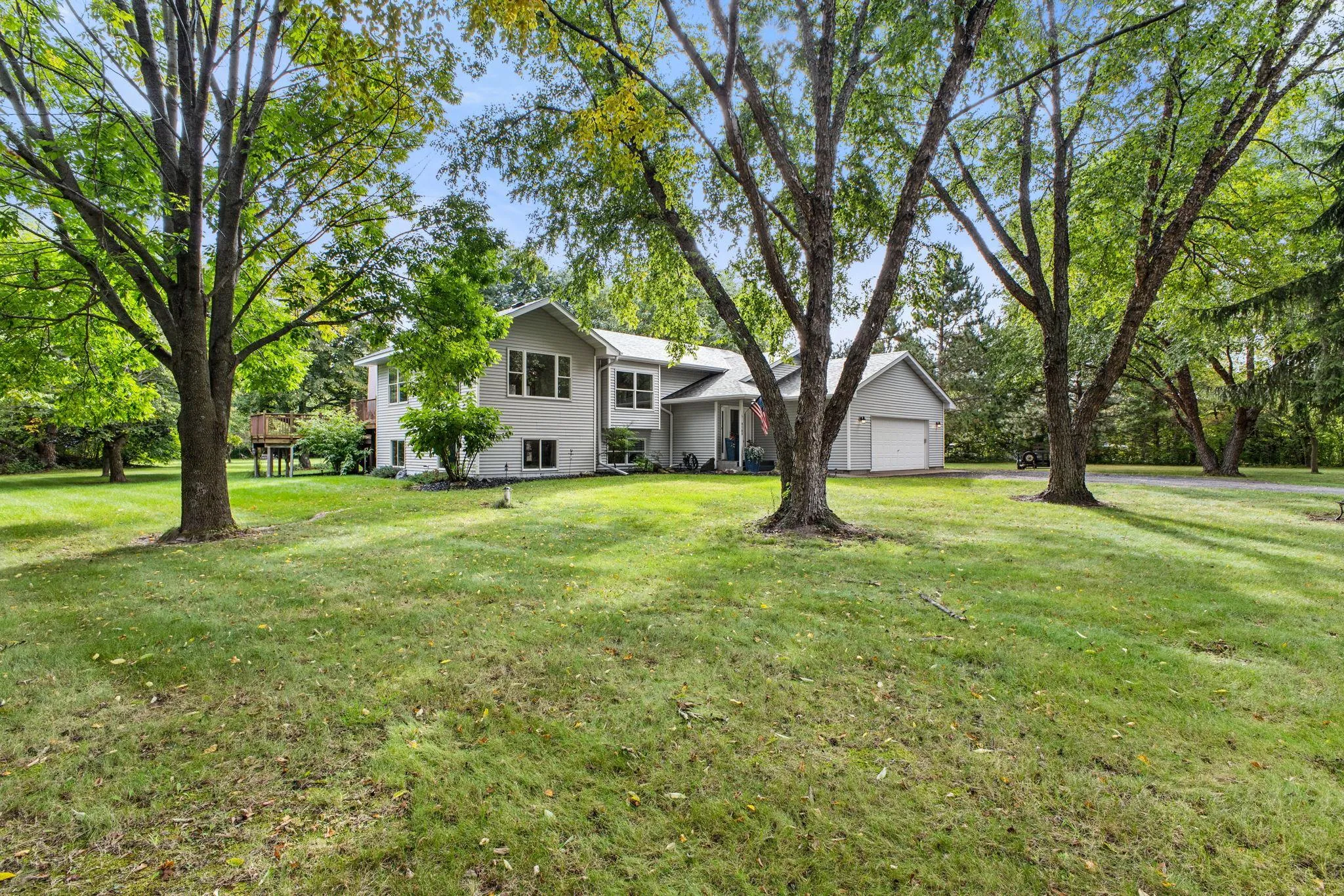 Photo 3 of 9165 270th Street