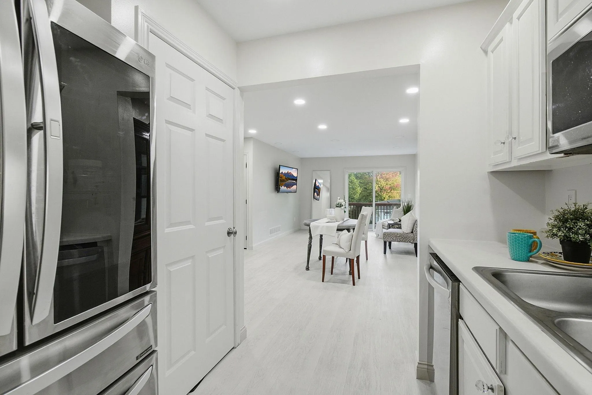 Photo 11 of 815 Ravoux Circle