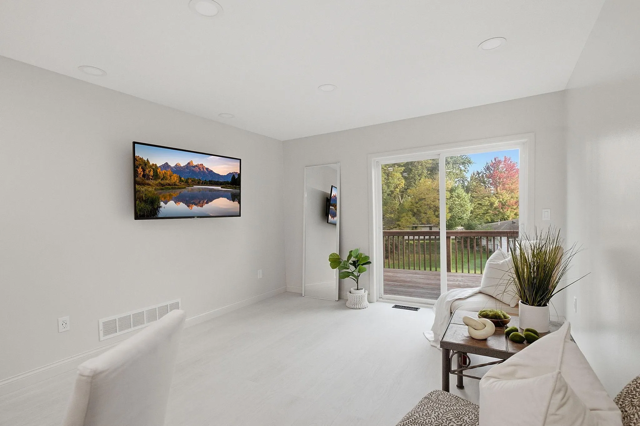 Photo 6 of 815 Ravoux Circle