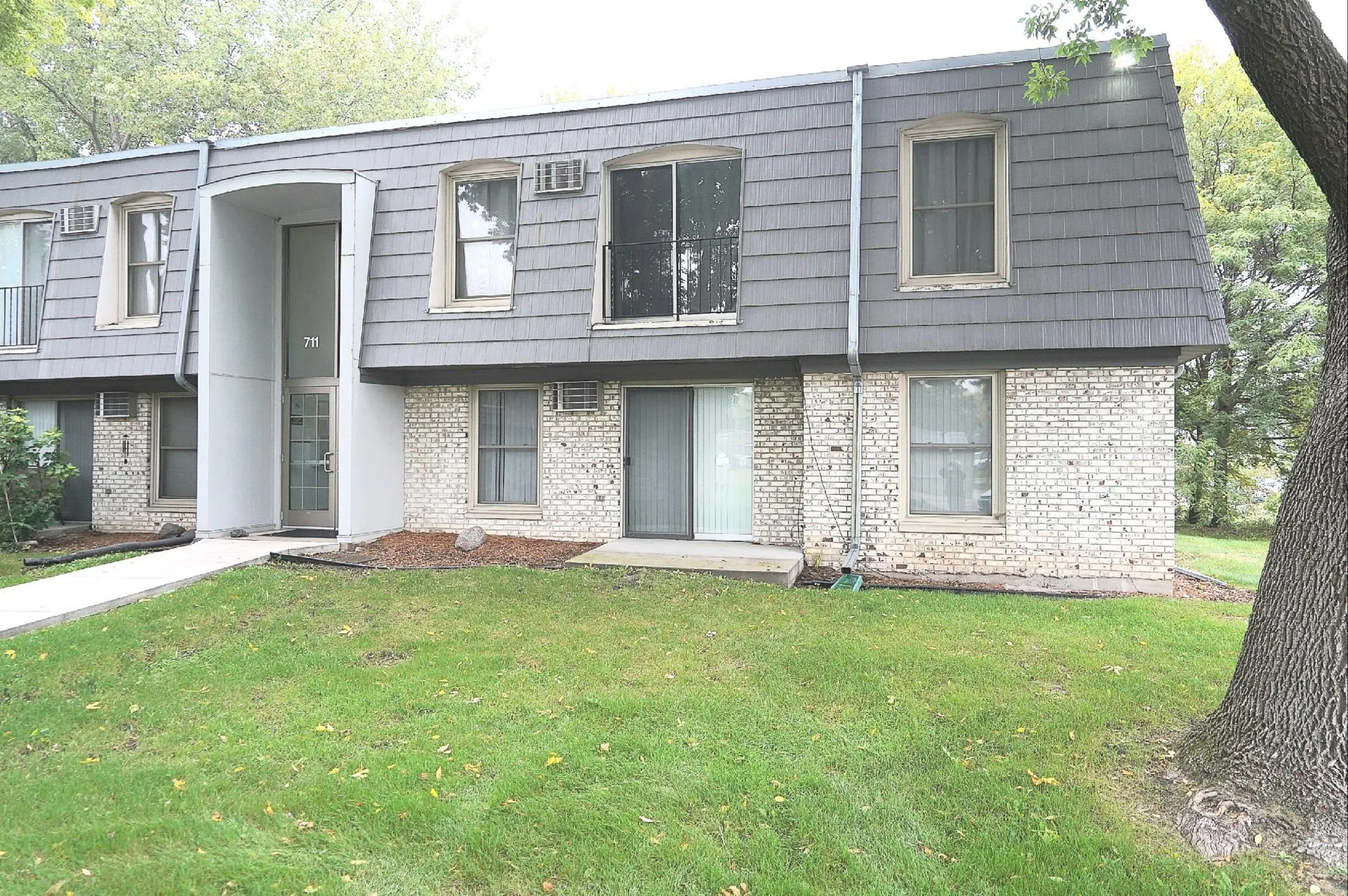 Photo 12 of 711 11th S Avenue Unit 1