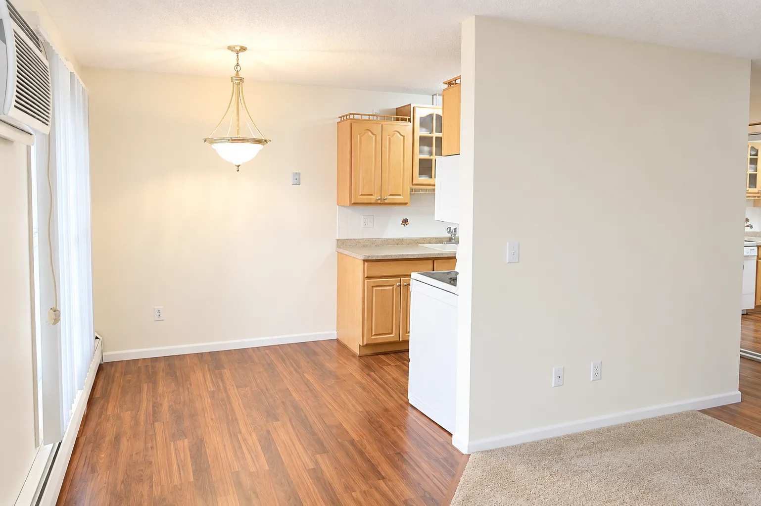 Photo 4 of 711 11th S Avenue Unit 1