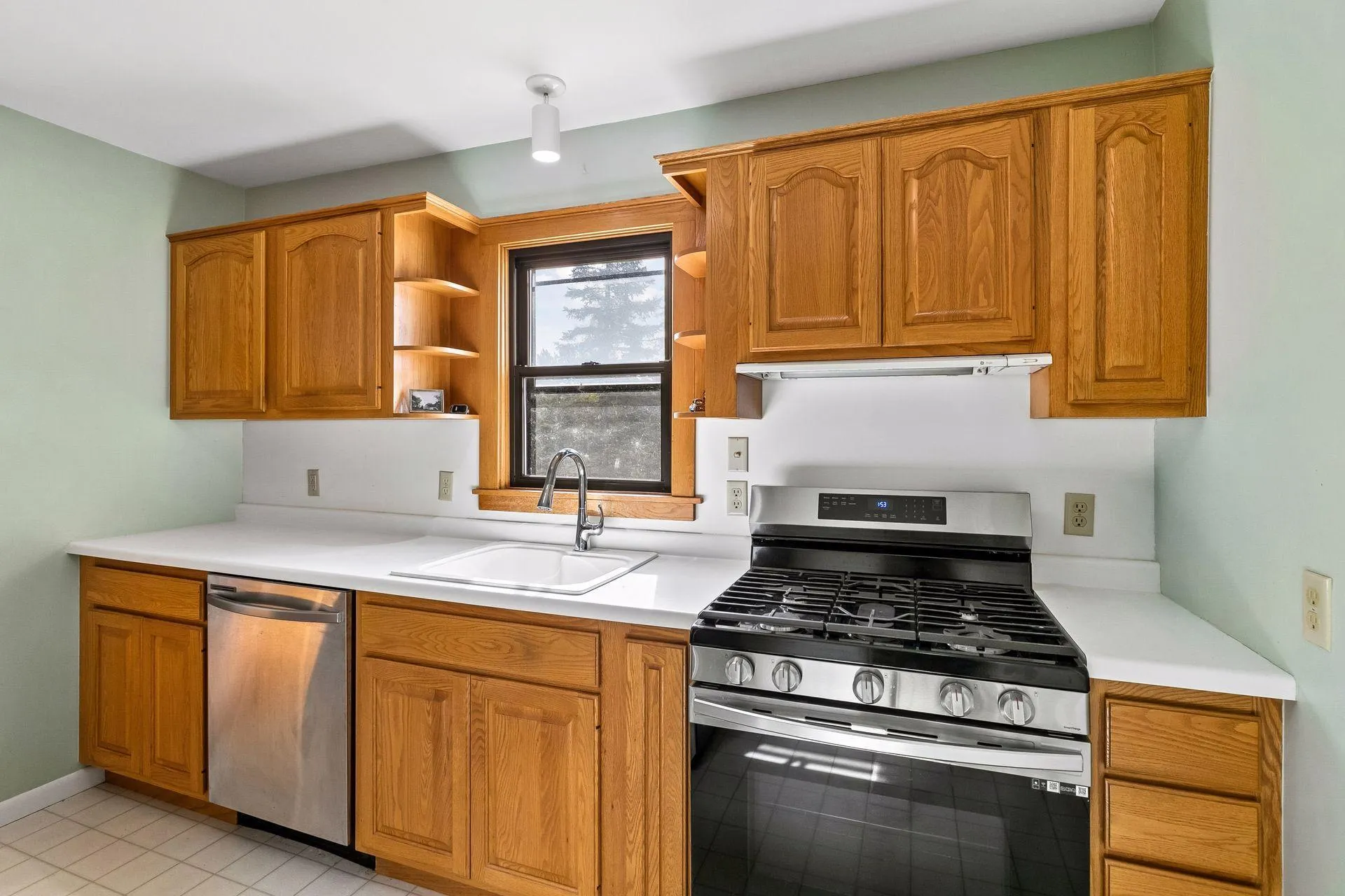 Photo 7 of 15601 Martin Drive