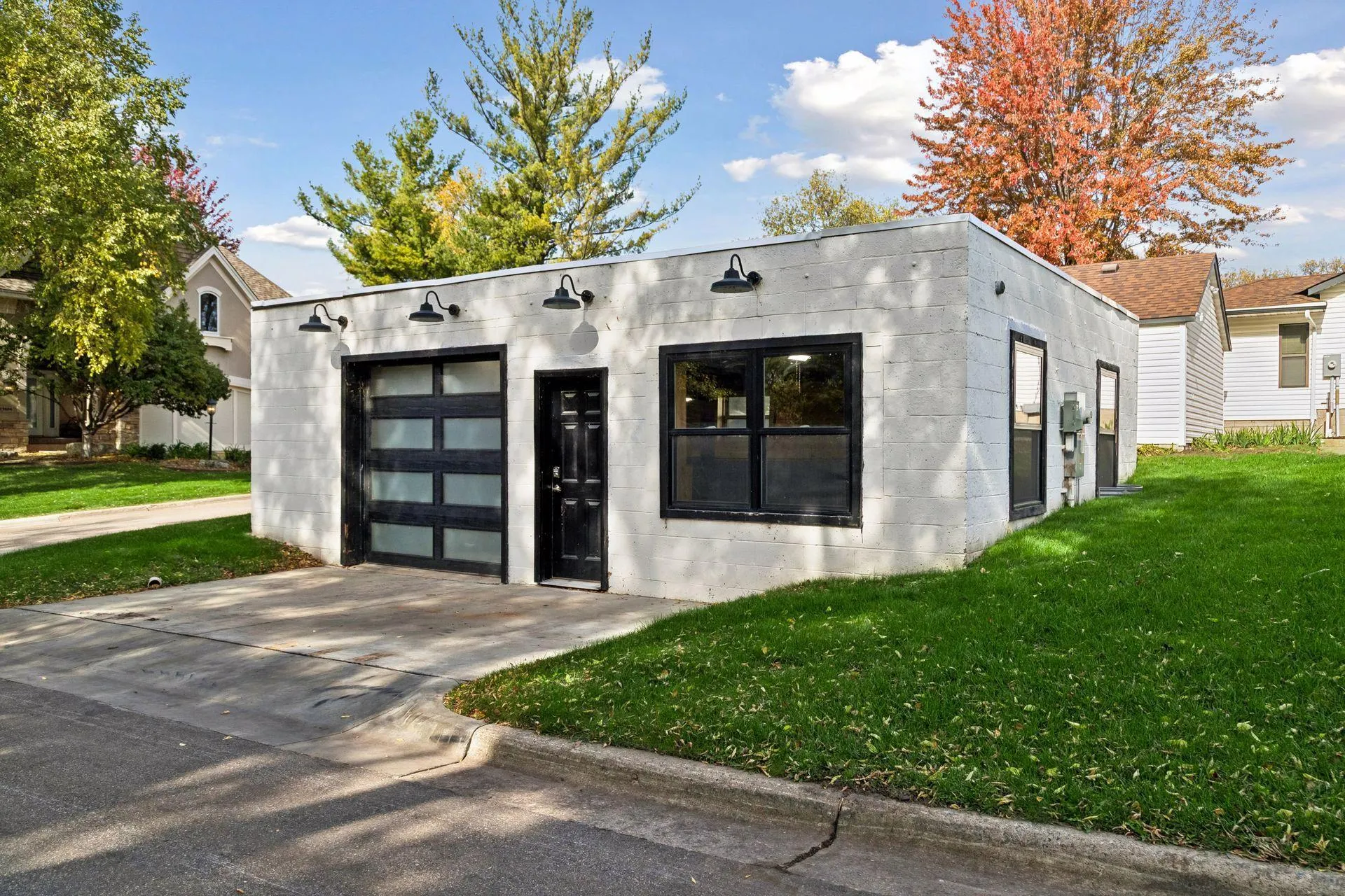 Photo 33 of 15601 Martin Drive