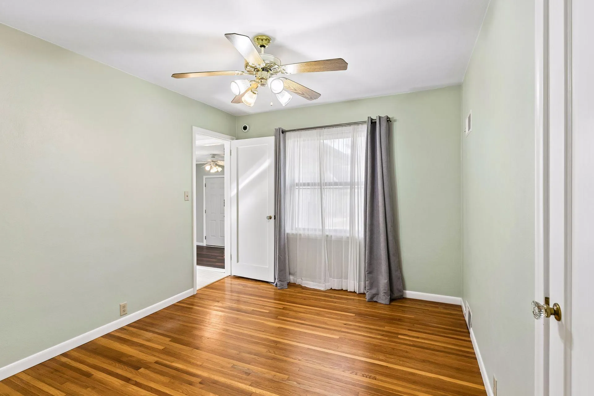 Photo 19 of 15601 Martin Drive