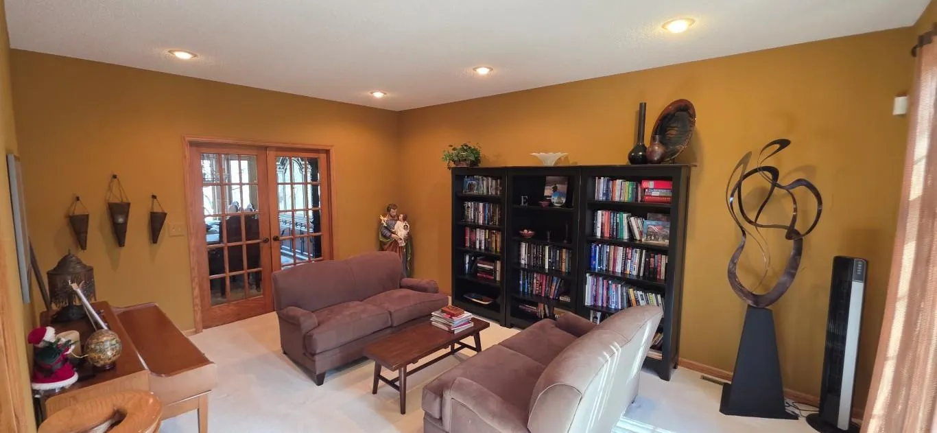 Photo 18 of 171 Red Oaks Drive